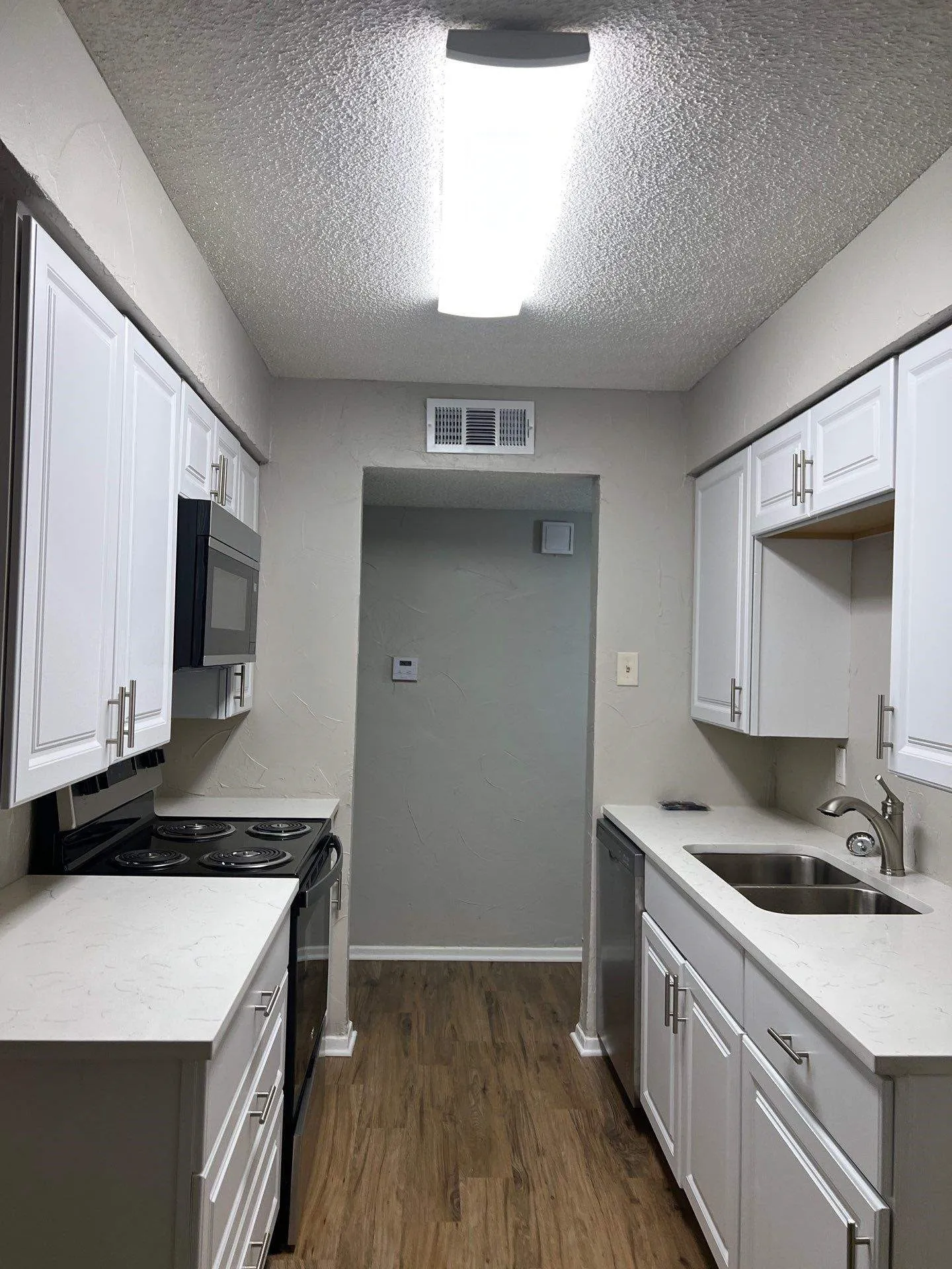 Single Family Residence For Rent in Dallas County , 1014 Tulip Trail, Mesquite, Texas 75149, 3 Bedroom, 2 Bathroom, Garage spaces, 1,771 Sqft, built in 1977, mls#21368316, Real Estate Agent in Mesquite, Homes For Rent in Dallas county, Homes For Rent in Mesquite, Realtor in Mesquite Texas, Real Estate Brokerage Independent Realty Texas, Luminita Cordes Realtor