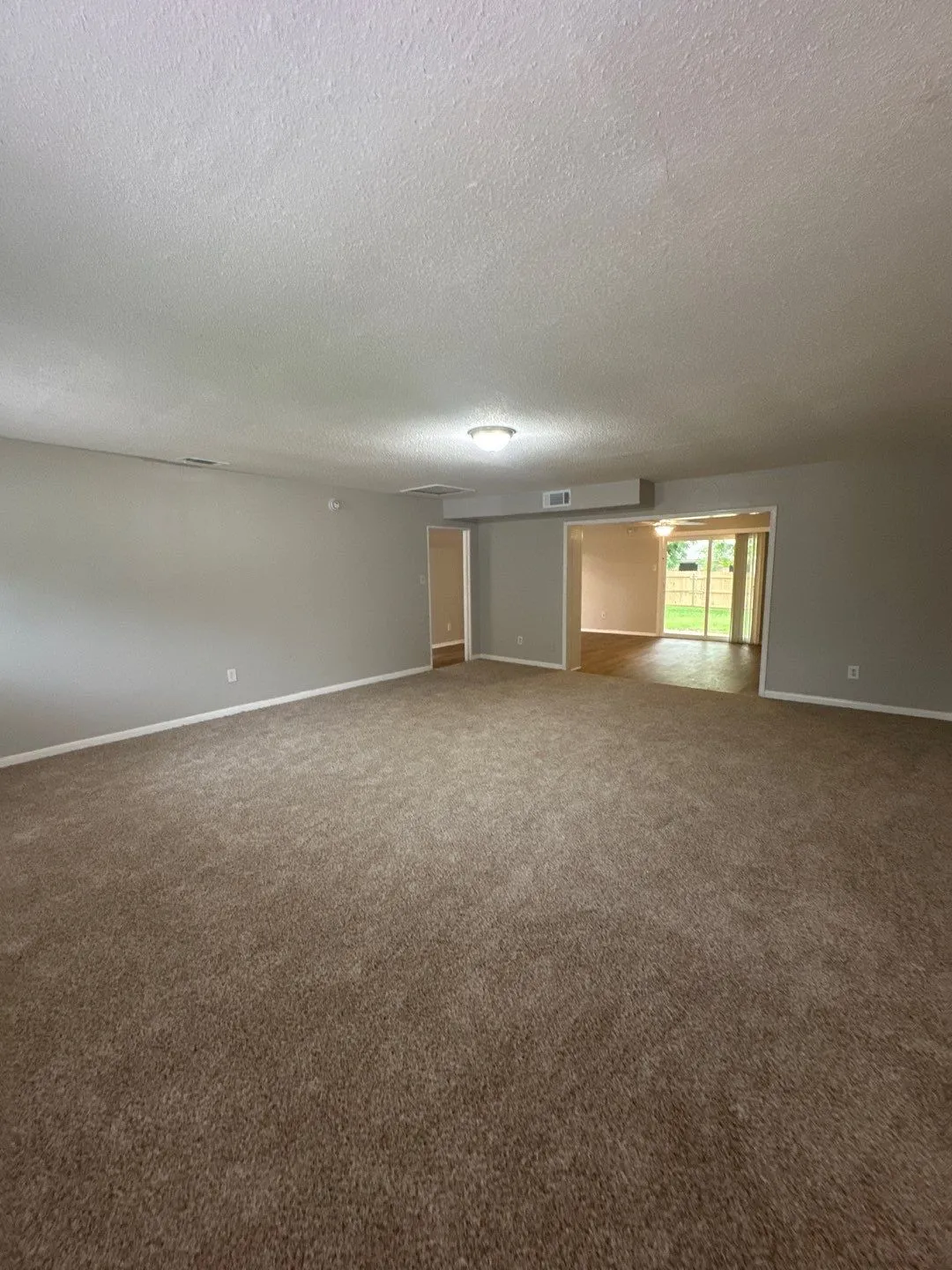 Single Family Residence For Rent in Dallas County , 1014 Tulip Trail, Mesquite, Texas 75149, 3 Bedroom, 2 Bathroom, Garage spaces, 1,771 Sqft, built in 1977, mls#21368316, Real Estate Agent in Mesquite, Homes For Rent in Dallas county, Homes For Rent in Mesquite, Realtor in Mesquite Texas, Real Estate Brokerage Independent Realty Texas, Luminita Cordes Realtor