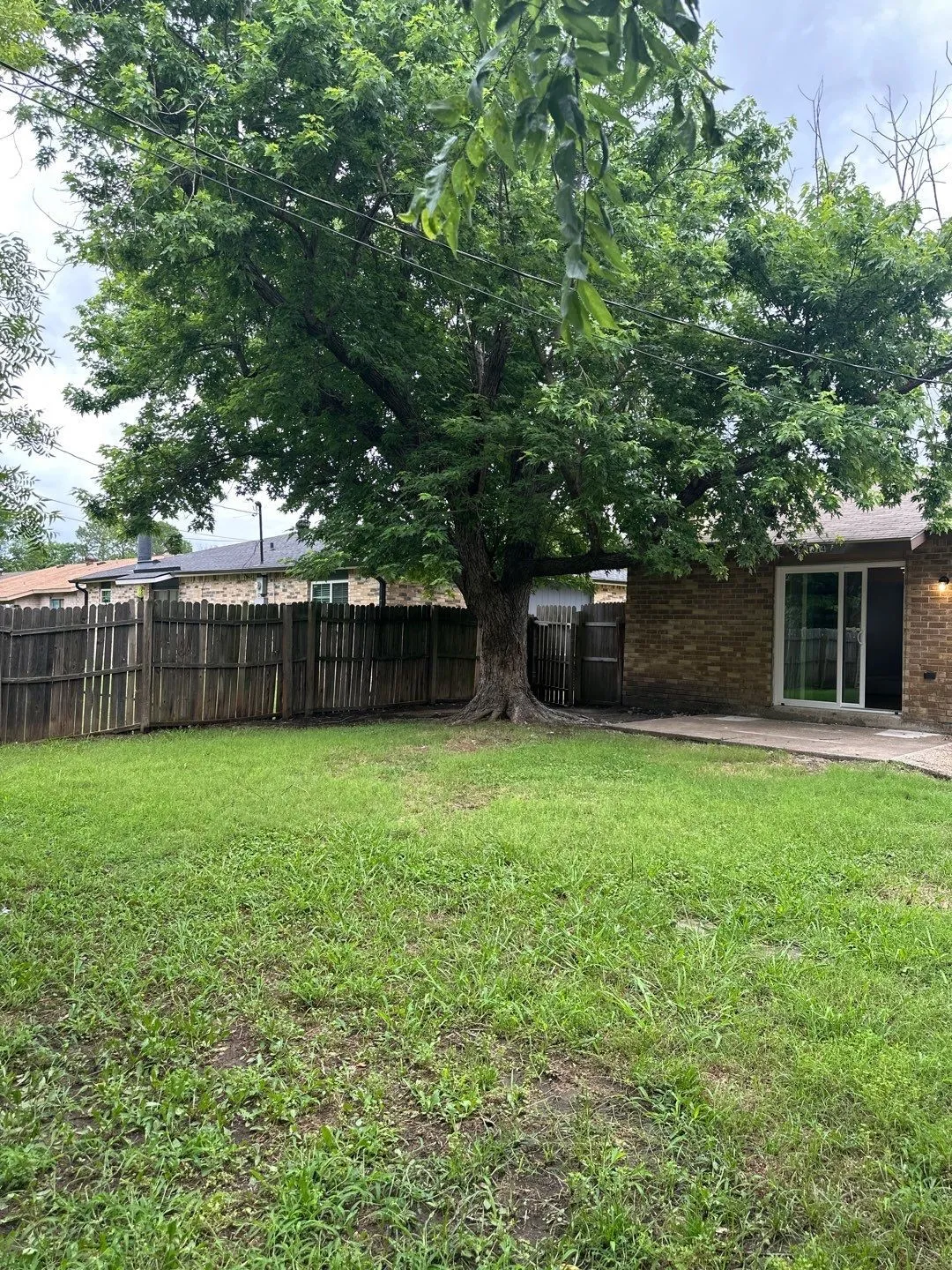 Single Family Residence For Rent in Dallas County , 1014 Tulip Trail, Mesquite, Texas 75149, 3 Bedroom, 2 Bathroom, Garage spaces, 1,771 Sqft, built in 1977, mls#21368316, Real Estate Agent in Mesquite, Homes For Rent in Dallas county, Homes For Rent in Mesquite, Realtor in Mesquite Texas, Real Estate Brokerage Independent Realty Texas, Luminita Cordes Realtor