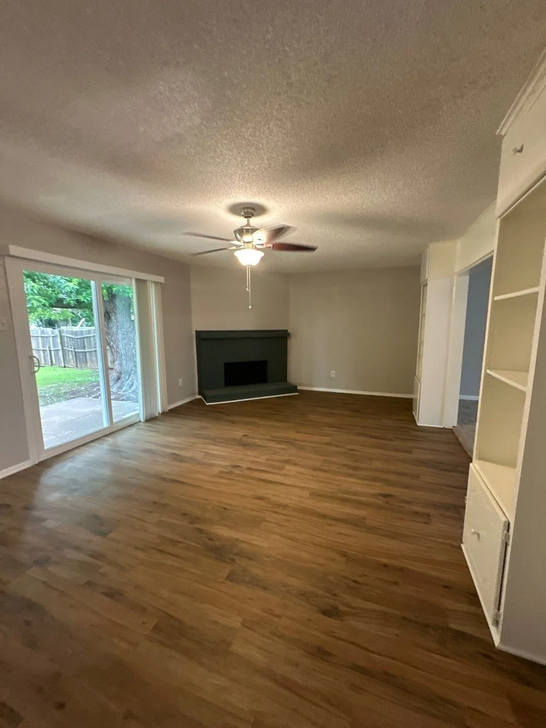 Single Family Residence For Rent in Dallas County , 1014 Tulip Trail, Mesquite, Texas 75149, 3 Bedroom, 2 Bathroom, Garage spaces, 1,771 Sqft, built in 1977, mls#21368316, Real Estate Agent in Mesquite, Homes For Rent in Dallas county, Homes For Rent in Mesquite, Realtor in Mesquite Texas, Real Estate Brokerage Independent Realty Texas, Luminita Cordes Realtor