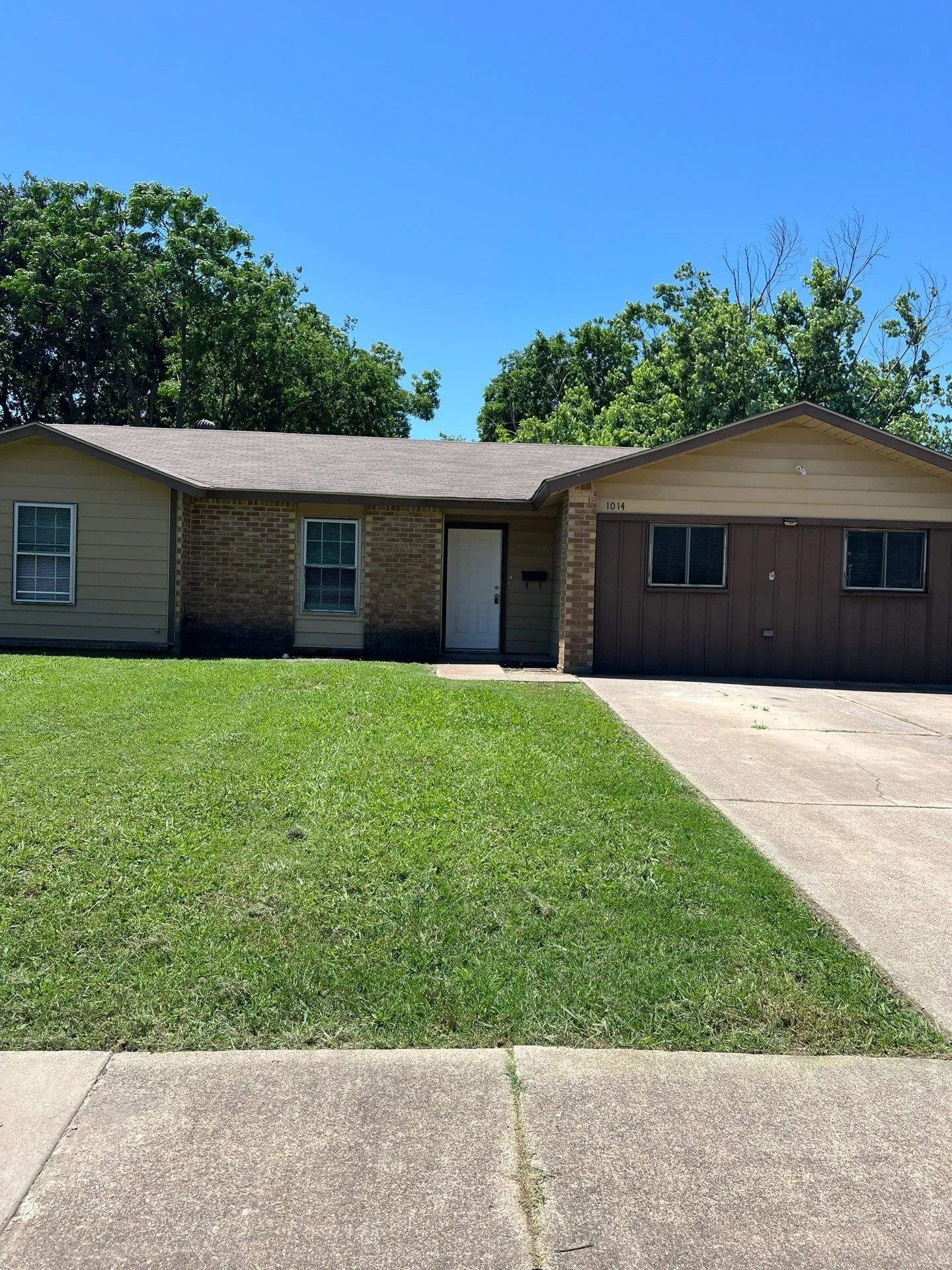 Single Family Residence For Rent in Dallas County , 1014 Tulip Trail, Mesquite, Texas 75149, 3 Bedroom, 2 Bathroom, Garage spaces, 1,771 Sqft, built in 1977, mls#21368316, Real Estate Agent in Mesquite, Homes For Rent in Dallas county, Homes For Rent in Mesquite, Realtor in Mesquite Texas, Real Estate Brokerage Independent Realty Texas, Luminita Cordes Realtor