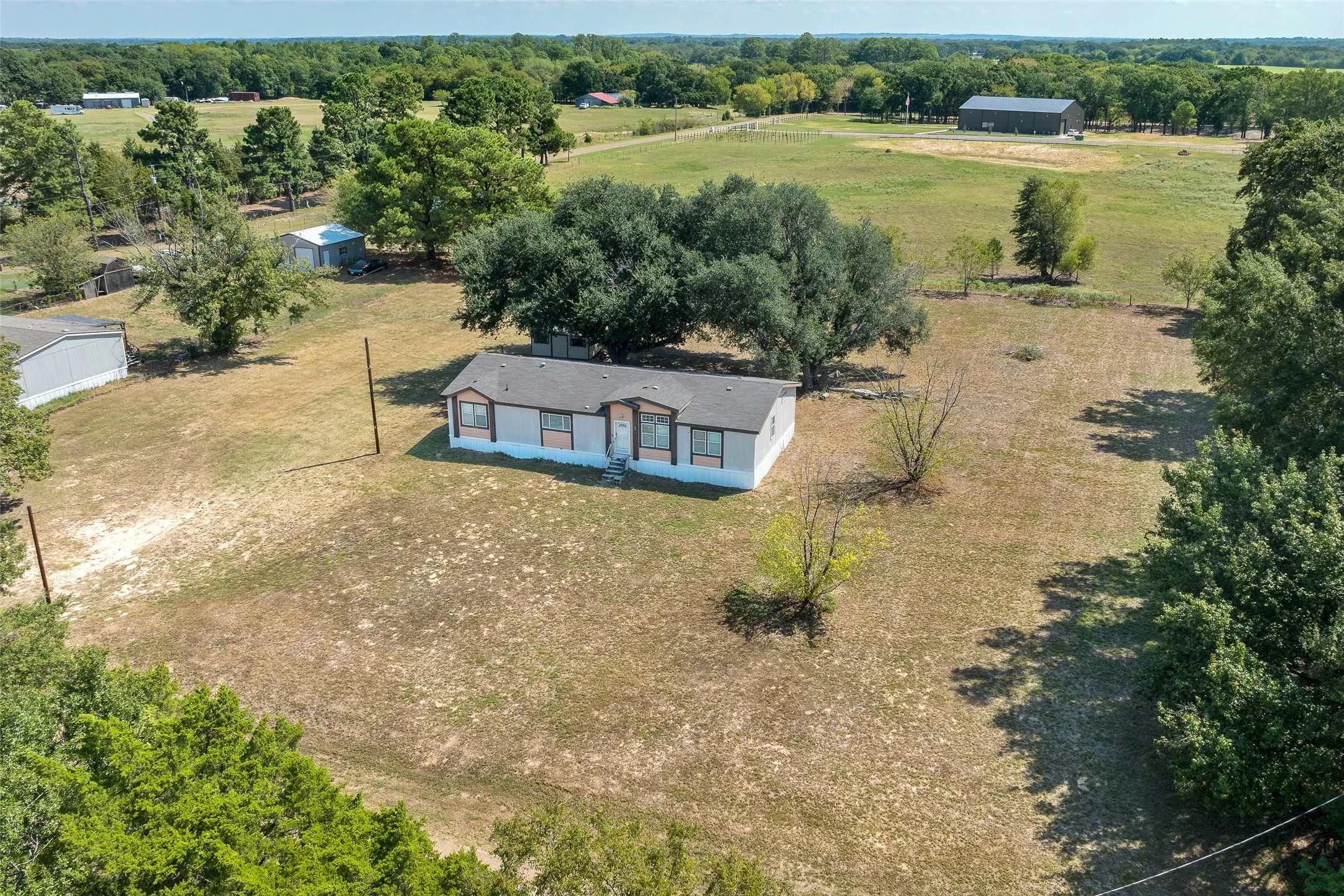 Manufactured Home For Sale in Henderson County , 125 Ivy Lane, Mabank, Texas 75156, 3 Bedroom, 2 Bathroom, Garage spaces, 2,048 Sqft, built in 2001, mls#21381091, Real Estate Agent in Mabank, Homes For Sale in Henderson county, Homes For Sale in Mabank, Realtor in Mabank Texas, Real Estate Brokerage Independent Realty Texas, Luminita Cordes Realtor