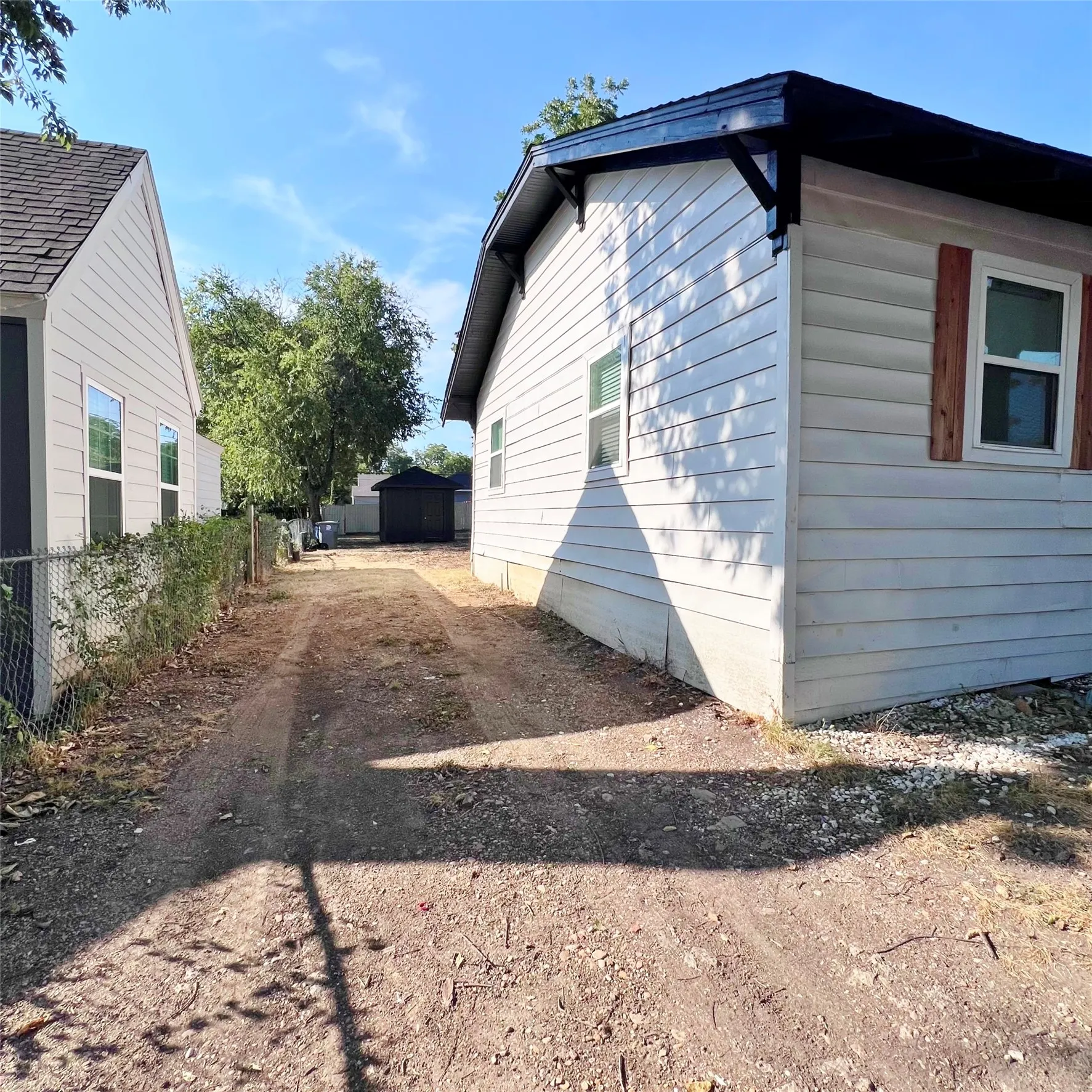 Single Family Residence For Rent in Dallas County , 1542 E Ohio Avenue, Dallas, Texas 75216, 4 Bedroom, 2 Bathroom, Garage spaces, 1,248 Sqft, built in 1925, mls#21381632, Real Estate Agent in Dallas, Homes For Rent in Dallas county, Homes For Rent in Dallas, Realtor in Dallas Texas, Real Estate Brokerage Independent Realty Texas, Luminita Cordes Realtor
