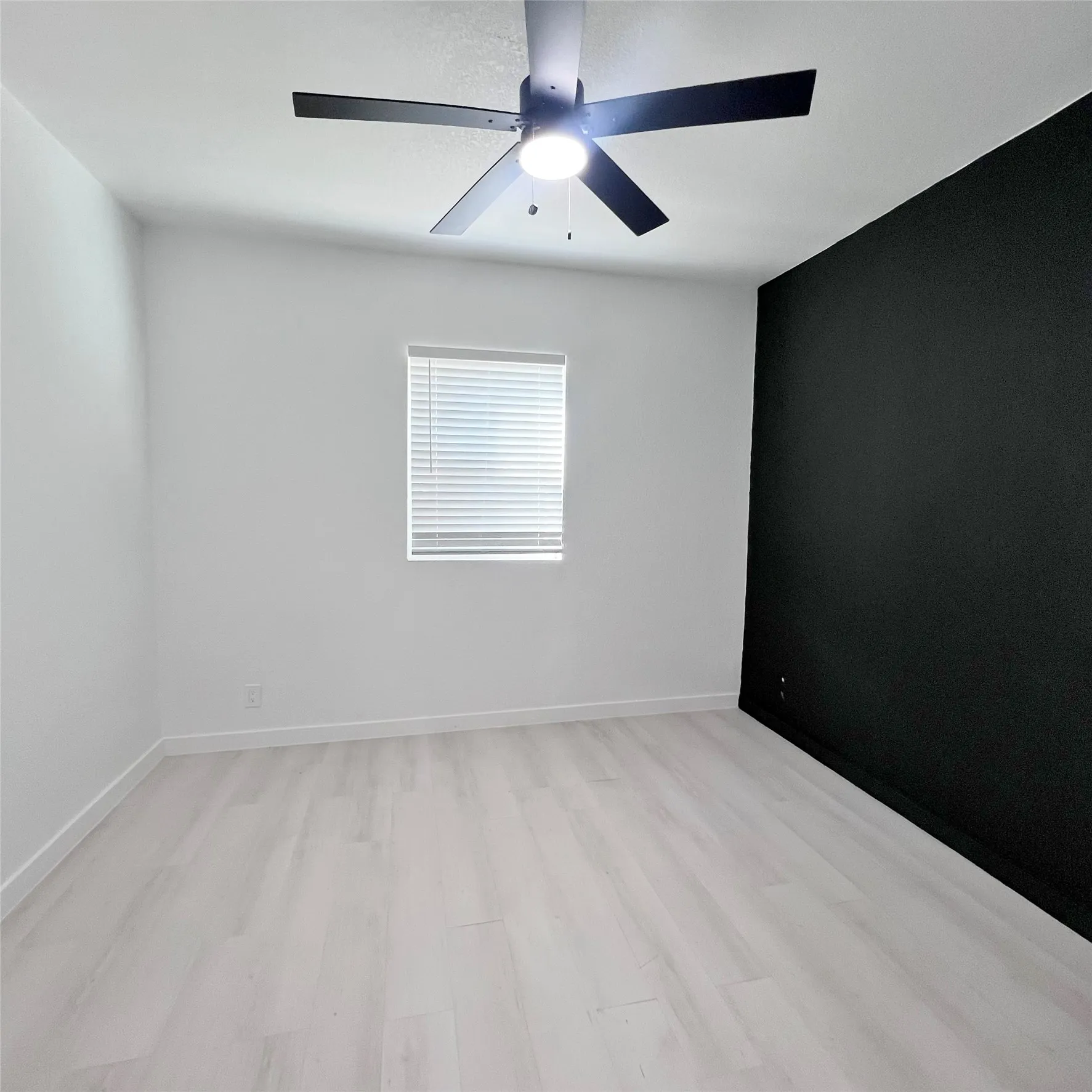 Single Family Residence For Rent in Dallas County , 1542 E Ohio Avenue, Dallas, Texas 75216, 4 Bedroom, 2 Bathroom, Garage spaces, 1,248 Sqft, built in 1925, mls#21381632, Real Estate Agent in Dallas, Homes For Rent in Dallas county, Homes For Rent in Dallas, Realtor in Dallas Texas, Real Estate Brokerage Independent Realty Texas, Luminita Cordes Realtor