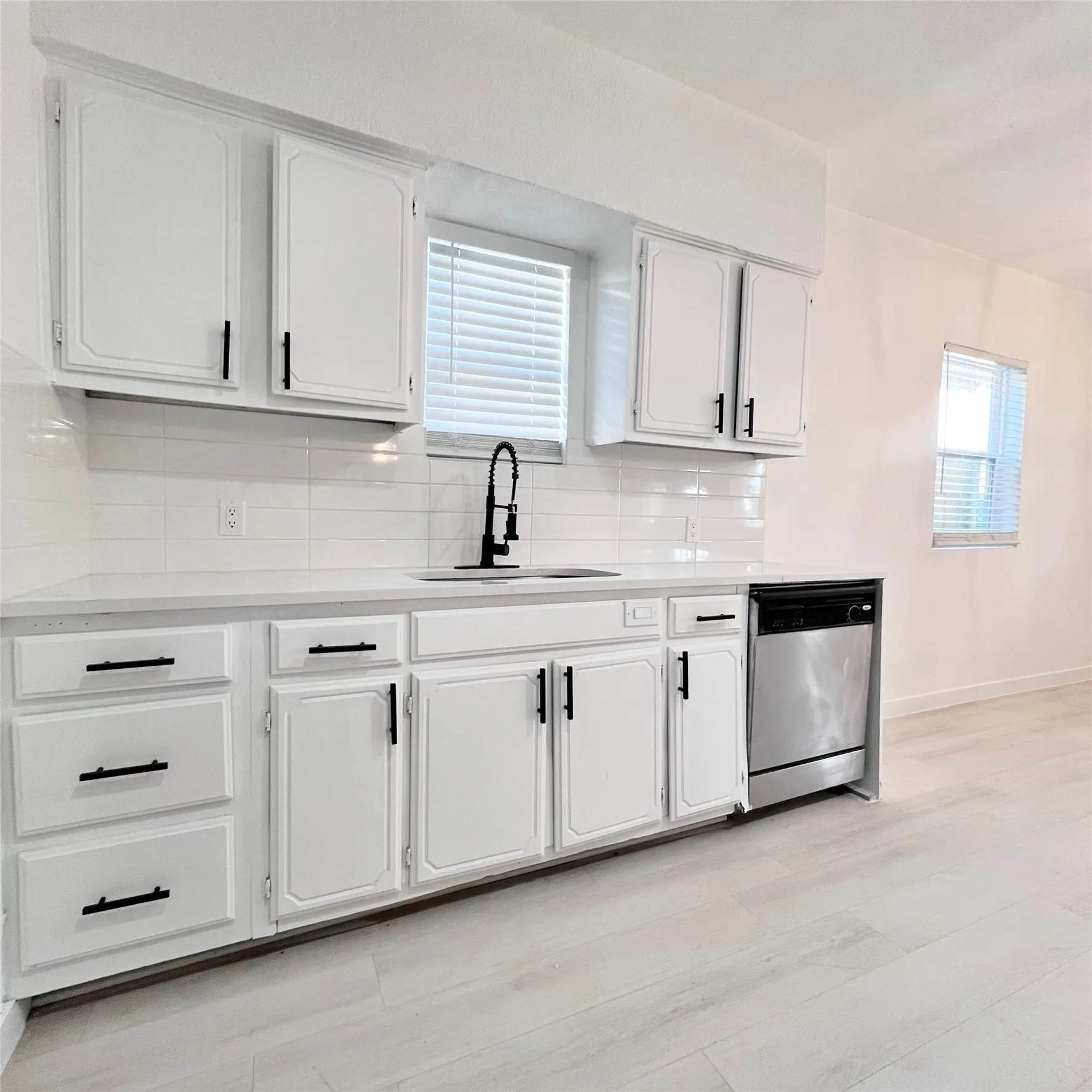 Single Family Residence For Rent in Dallas County , 1542 E Ohio Avenue, Dallas, Texas 75216, 4 Bedroom, 2 Bathroom, Garage spaces, 1,248 Sqft, built in 1925, mls#21381632, Real Estate Agent in Dallas, Homes For Rent in Dallas county, Homes For Rent in Dallas, Realtor in Dallas Texas, Real Estate Brokerage Independent Realty Texas, Luminita Cordes Realtor