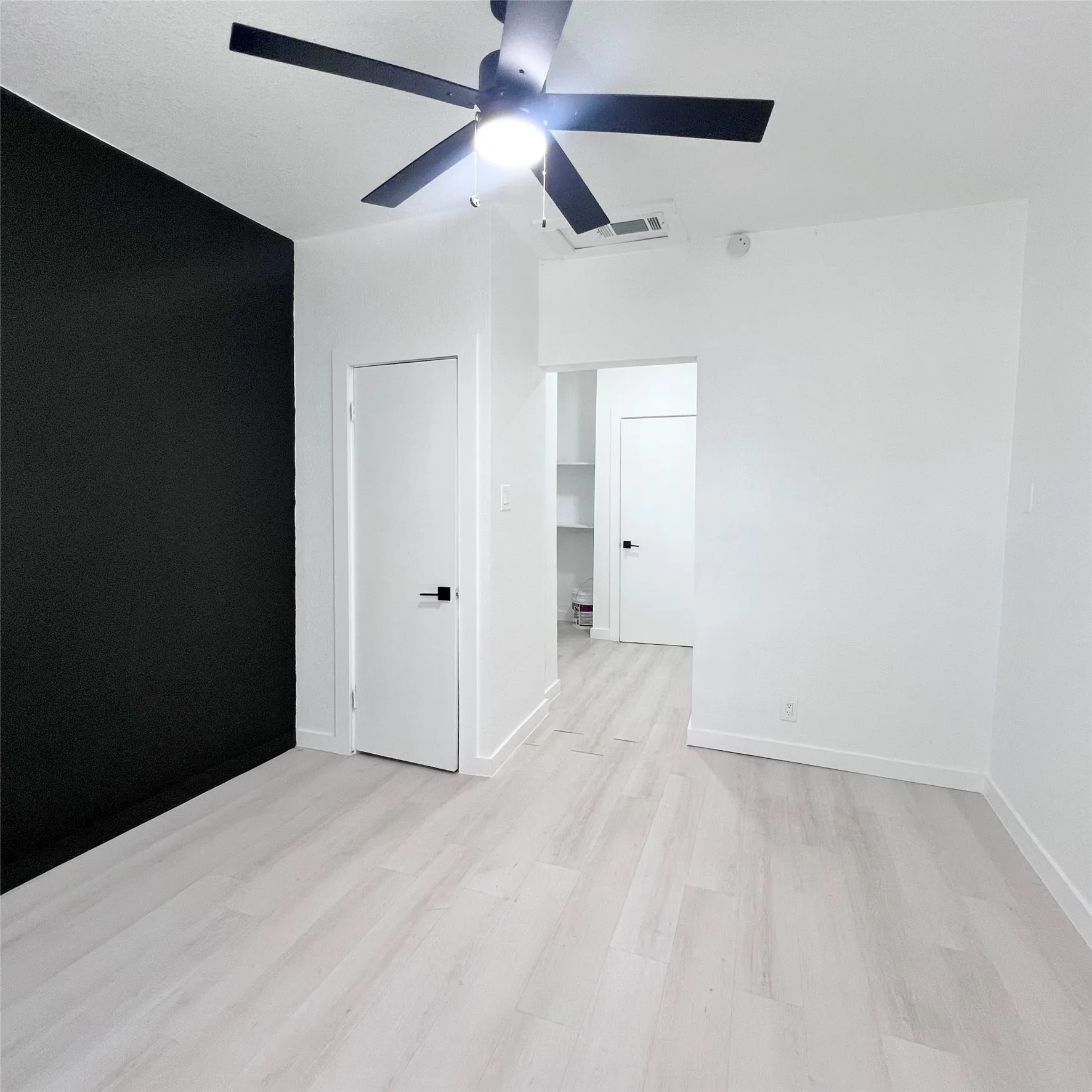 Single Family Residence For Rent in Dallas County , 1542 E Ohio Avenue, Dallas, Texas 75216, 4 Bedroom, 2 Bathroom, Garage spaces, 1,248 Sqft, built in 1925, mls#21381632, Real Estate Agent in Dallas, Homes For Rent in Dallas county, Homes For Rent in Dallas, Realtor in Dallas Texas, Real Estate Brokerage Independent Realty Texas, Luminita Cordes Realtor