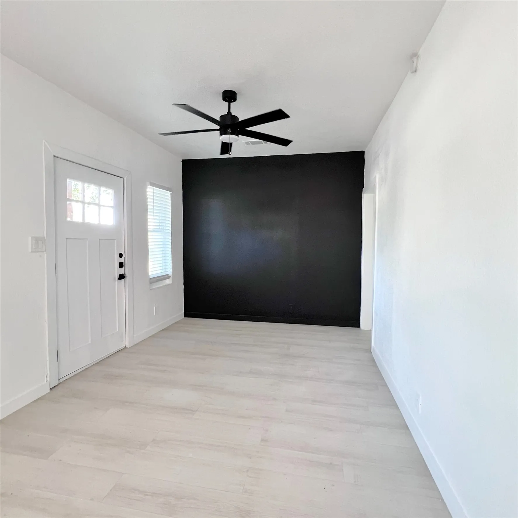 Single Family Residence For Rent in Dallas County , 1542 E Ohio Avenue, Dallas, Texas 75216, 4 Bedroom, 2 Bathroom, Garage spaces, 1,248 Sqft, built in 1925, mls#21381632, Real Estate Agent in Dallas, Homes For Rent in Dallas county, Homes For Rent in Dallas, Realtor in Dallas Texas, Real Estate Brokerage Independent Realty Texas, Luminita Cordes Realtor