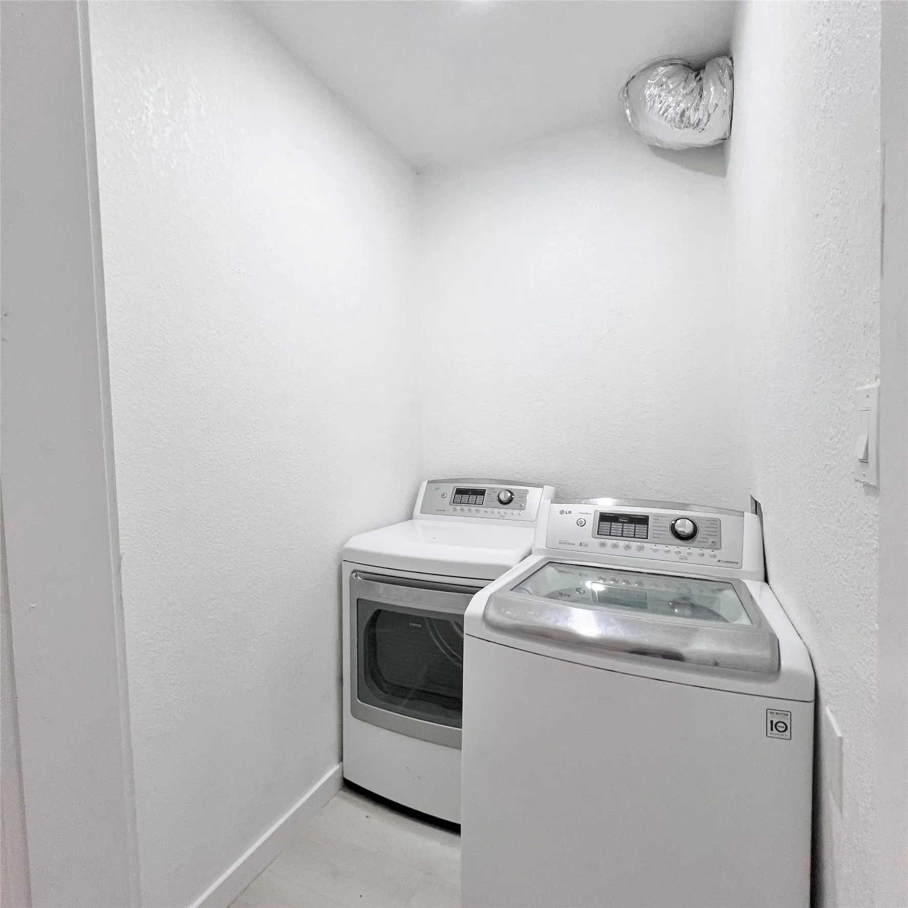 Single Family Residence For Rent in Dallas County , 1542 E Ohio Avenue, Dallas, Texas 75216, 4 Bedroom, 2 Bathroom, Garage spaces, 1,248 Sqft, built in 1925, mls#21381632, Real Estate Agent in Dallas, Homes For Rent in Dallas county, Homes For Rent in Dallas, Realtor in Dallas Texas, Real Estate Brokerage Independent Realty Texas, Luminita Cordes Realtor
