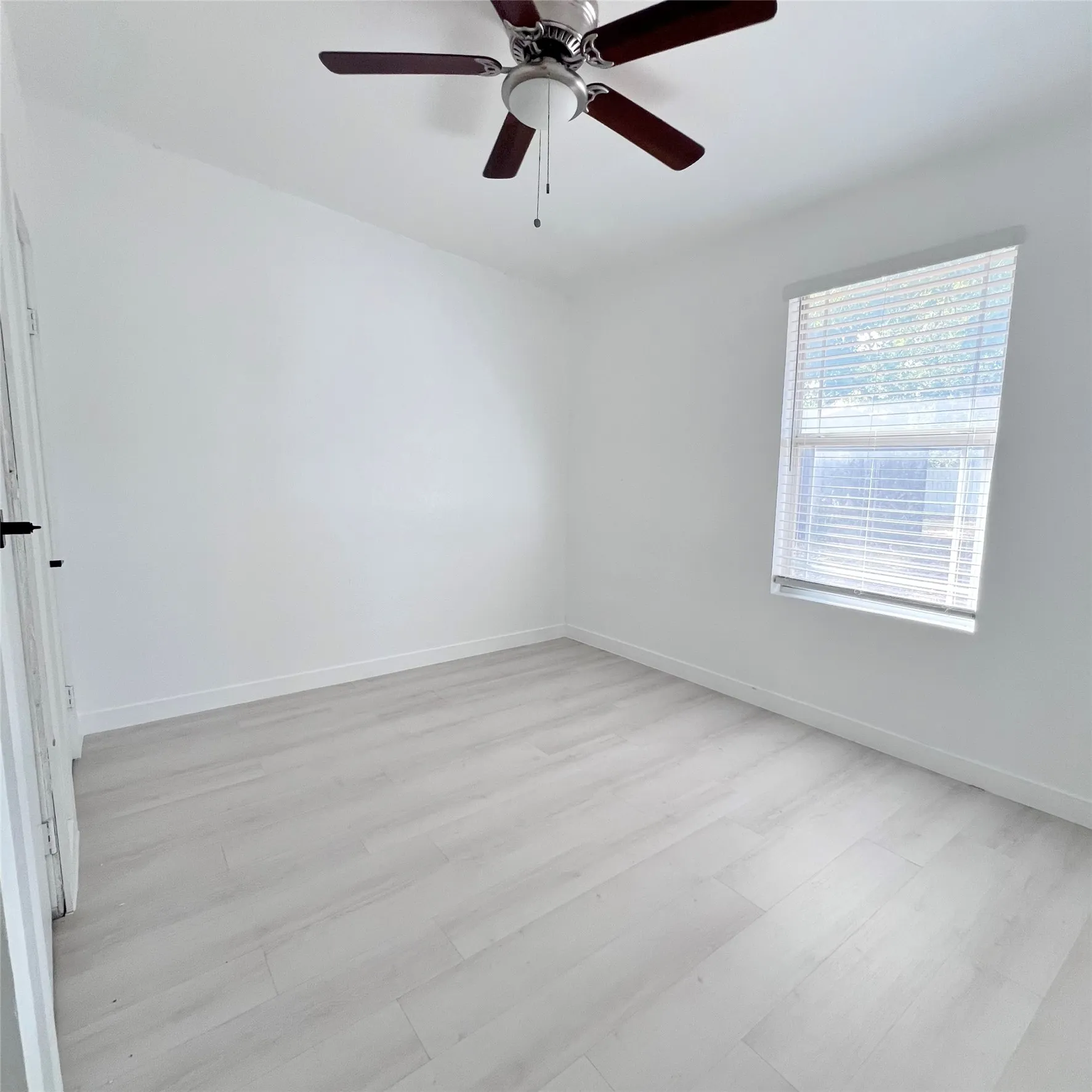 Single Family Residence For Rent in Dallas County , 1542 E Ohio Avenue, Dallas, Texas 75216, 4 Bedroom, 2 Bathroom, Garage spaces, 1,248 Sqft, built in 1925, mls#21381632, Real Estate Agent in Dallas, Homes For Rent in Dallas county, Homes For Rent in Dallas, Realtor in Dallas Texas, Real Estate Brokerage Independent Realty Texas, Luminita Cordes Realtor