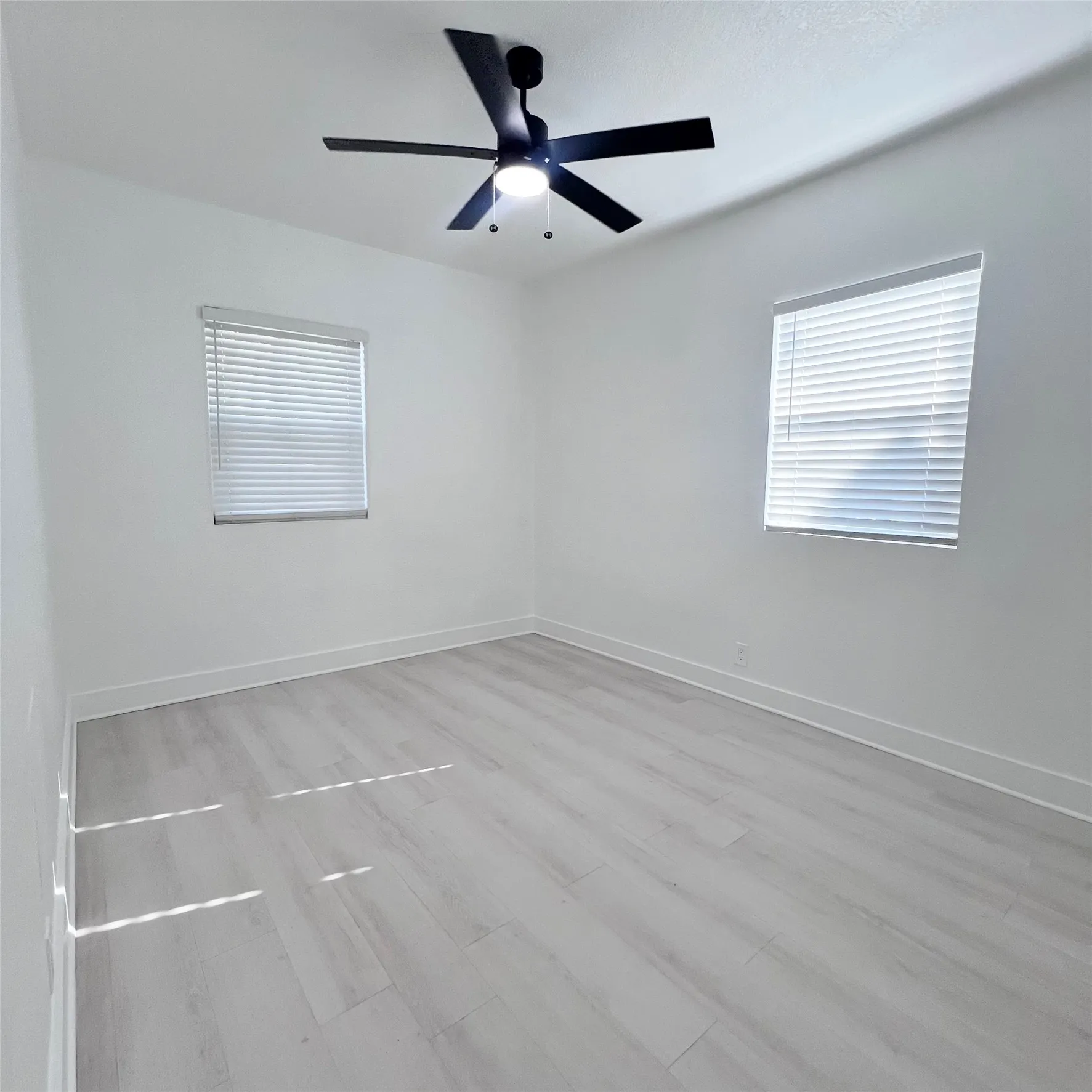 Single Family Residence For Rent in Dallas County , 1542 E Ohio Avenue, Dallas, Texas 75216, 4 Bedroom, 2 Bathroom, Garage spaces, 1,248 Sqft, built in 1925, mls#21381632, Real Estate Agent in Dallas, Homes For Rent in Dallas county, Homes For Rent in Dallas, Realtor in Dallas Texas, Real Estate Brokerage Independent Realty Texas, Luminita Cordes Realtor
