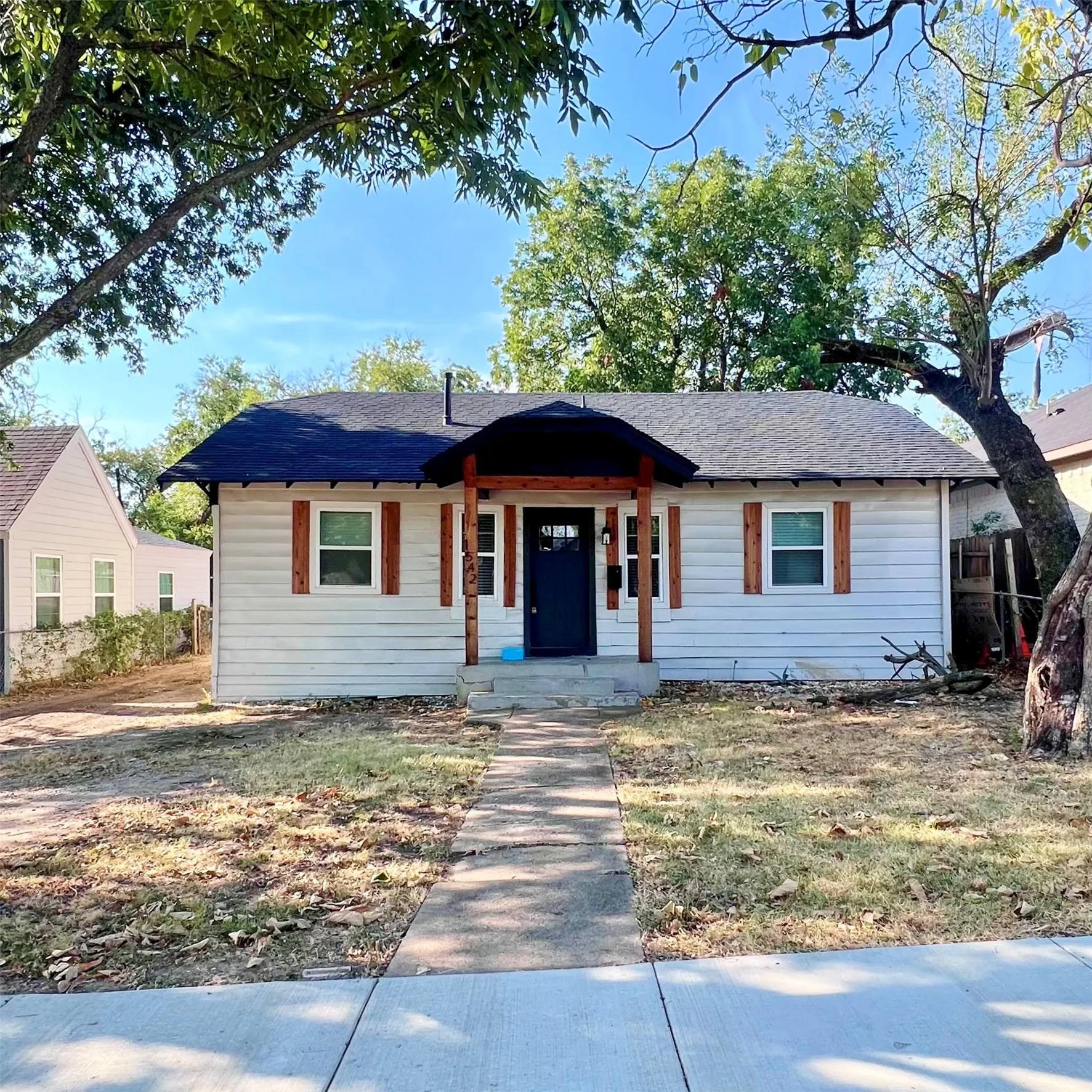 Single Family Residence For Rent in Dallas County , 1542 E Ohio Avenue, Dallas, Texas 75216, 4 Bedroom, 2 Bathroom, Garage spaces, 1,248 Sqft, built in 1925, mls#21381632, Real Estate Agent in Dallas, Homes For Rent in Dallas county, Homes For Rent in Dallas, Realtor in Dallas Texas, Real Estate Brokerage Independent Realty Texas, Luminita Cordes Realtor