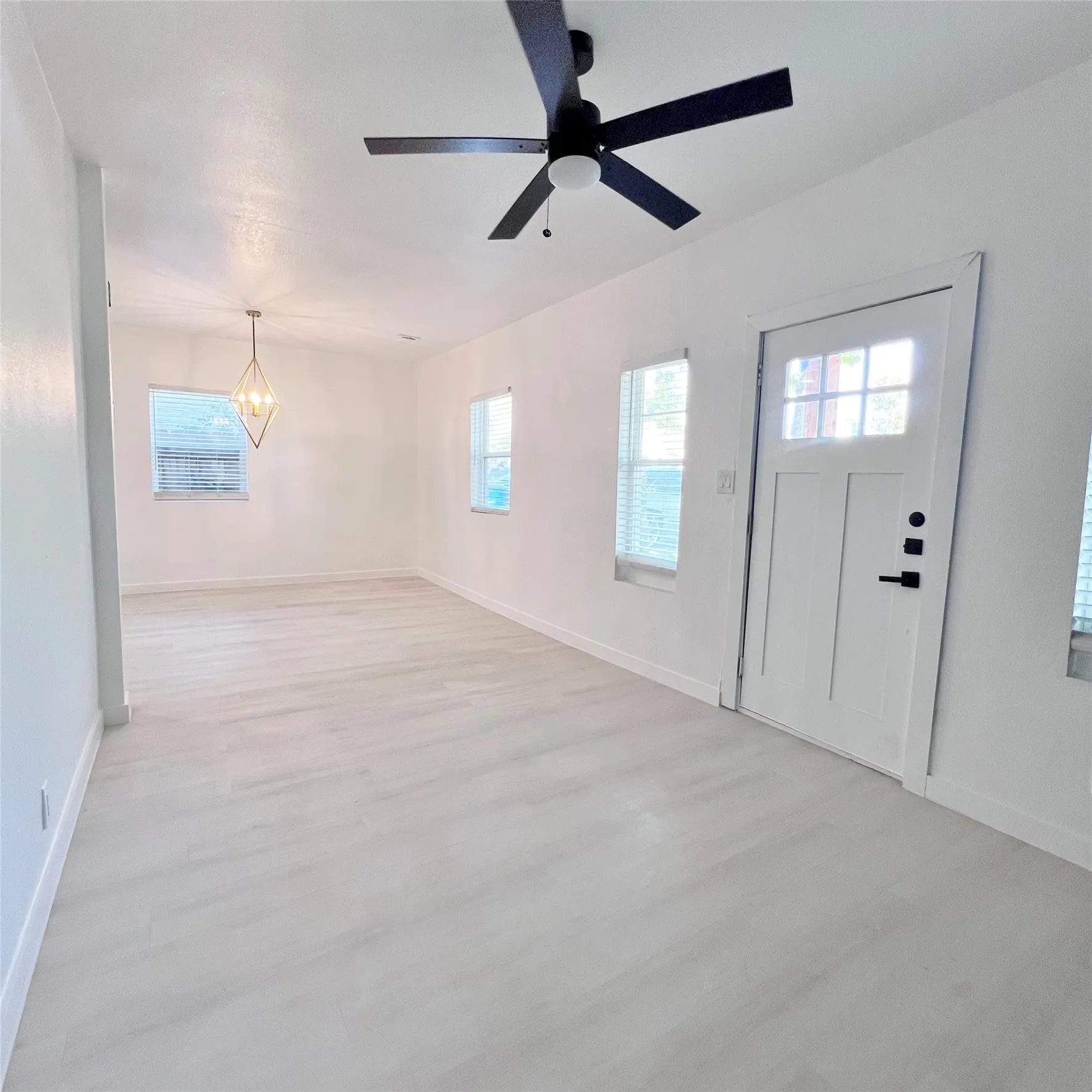 Single Family Residence For Rent in Dallas County , 1542 E Ohio Avenue, Dallas, Texas 75216, 4 Bedroom, 2 Bathroom, Garage spaces, 1,248 Sqft, built in 1925, mls#21381632, Real Estate Agent in Dallas, Homes For Rent in Dallas county, Homes For Rent in Dallas, Realtor in Dallas Texas, Real Estate Brokerage Independent Realty Texas, Luminita Cordes Realtor