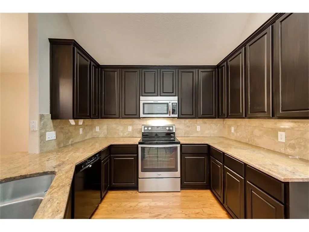 Single Family Residence For Rent in Collin County , 3032 Sawtooth Drive, Plano, Texas 75025, 3 Bedroom, 2 Bathroom, 2 Garage spaces, 1,454 Sqft, built in 1996, mls#21381623, Real Estate Agent in Plano, Homes For Rent in Collin county, Homes For Rent in Plano, Realtor in Plano Texas, Real Estate Brokerage Independent Realty Texas, Luminita Cordes Realtor