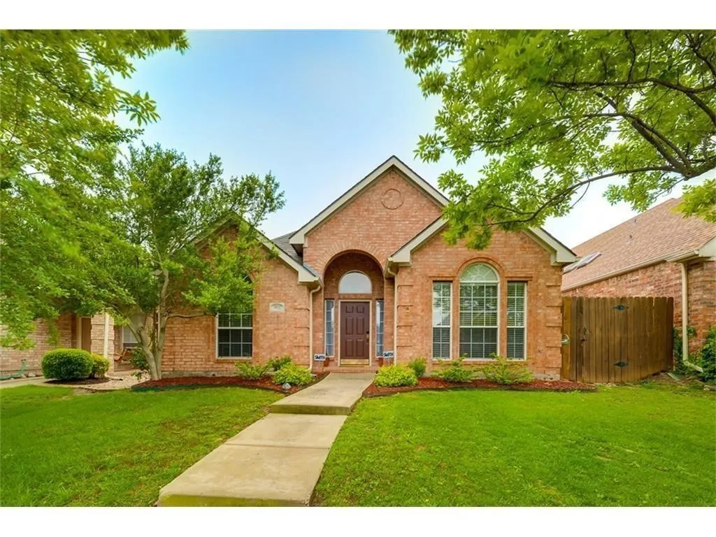 Single Family Residence For Rent in Collin County , 3032 Sawtooth Drive, Plano, Texas 75025, 3 Bedroom, 2 Bathroom, 2 Garage spaces, 1,454 Sqft, built in 1996, mls#21381623, Real Estate Agent in Plano, Homes For Rent in Collin county, Homes For Rent in Plano, Realtor in Plano Texas, Real Estate Brokerage Independent Realty Texas, Luminita Cordes Realtor