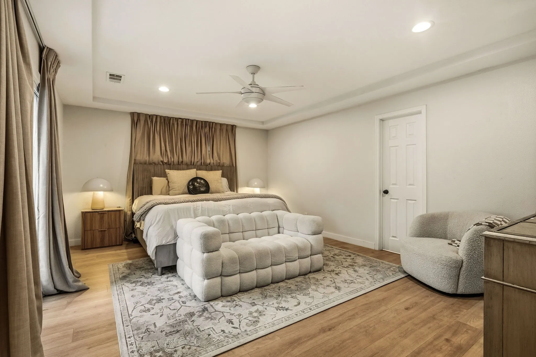 Single Family Residence For Sale in Dallas County , 7429 Tangleglen Drive, Dallas, Texas 75248, 4 Bedroom, 4 Bathroom, 2 Garage spaces, 2,491 Sqft, built in 1968, mls#21381055, Real Estate Agent in Dallas, Homes For Sale in Dallas county, Homes For Sale in Dallas, Realtor in Dallas Texas, Real Estate Brokerage Independent Realty Texas, Luminita Cordes Realtor