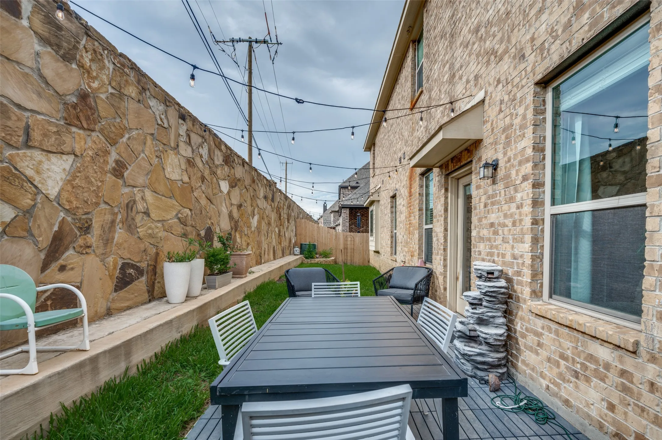 Single Family Residence For Rent in Tarrant County , 7213 W Nirvana Circle, North Richland Hills, Texas 76182, 4 Bedroom, 3 Bathroom, 2 Garage spaces, 2,875 Sqft, built in 2017, mls#21381566, Real Estate Agent in North Richland Hills, Homes For Rent in Tarrant county, Homes For Rent in North Richland Hills, Realtor in North Richland Hills Texas, Real Estate Brokerage Independent Realty Texas, Luminita Cordes Realtor