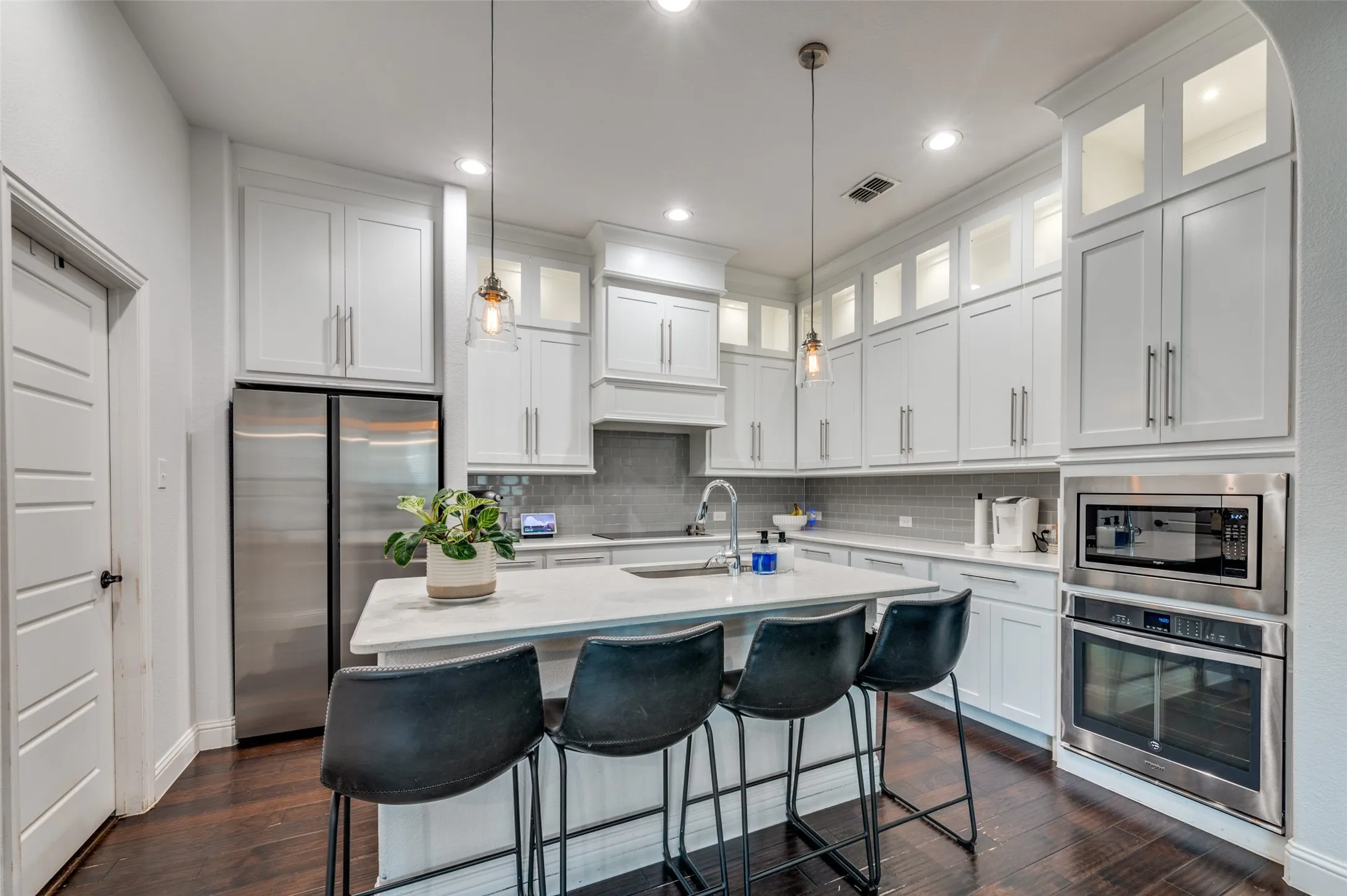 Single Family Residence For Rent in Tarrant County , 7213 W Nirvana Circle, North Richland Hills, Texas 76182, 4 Bedroom, 3 Bathroom, 2 Garage spaces, 2,875 Sqft, built in 2017, mls#21381566, Real Estate Agent in North Richland Hills, Homes For Rent in Tarrant county, Homes For Rent in North Richland Hills, Realtor in North Richland Hills Texas, Real Estate Brokerage Independent Realty Texas, Luminita Cordes Realtor