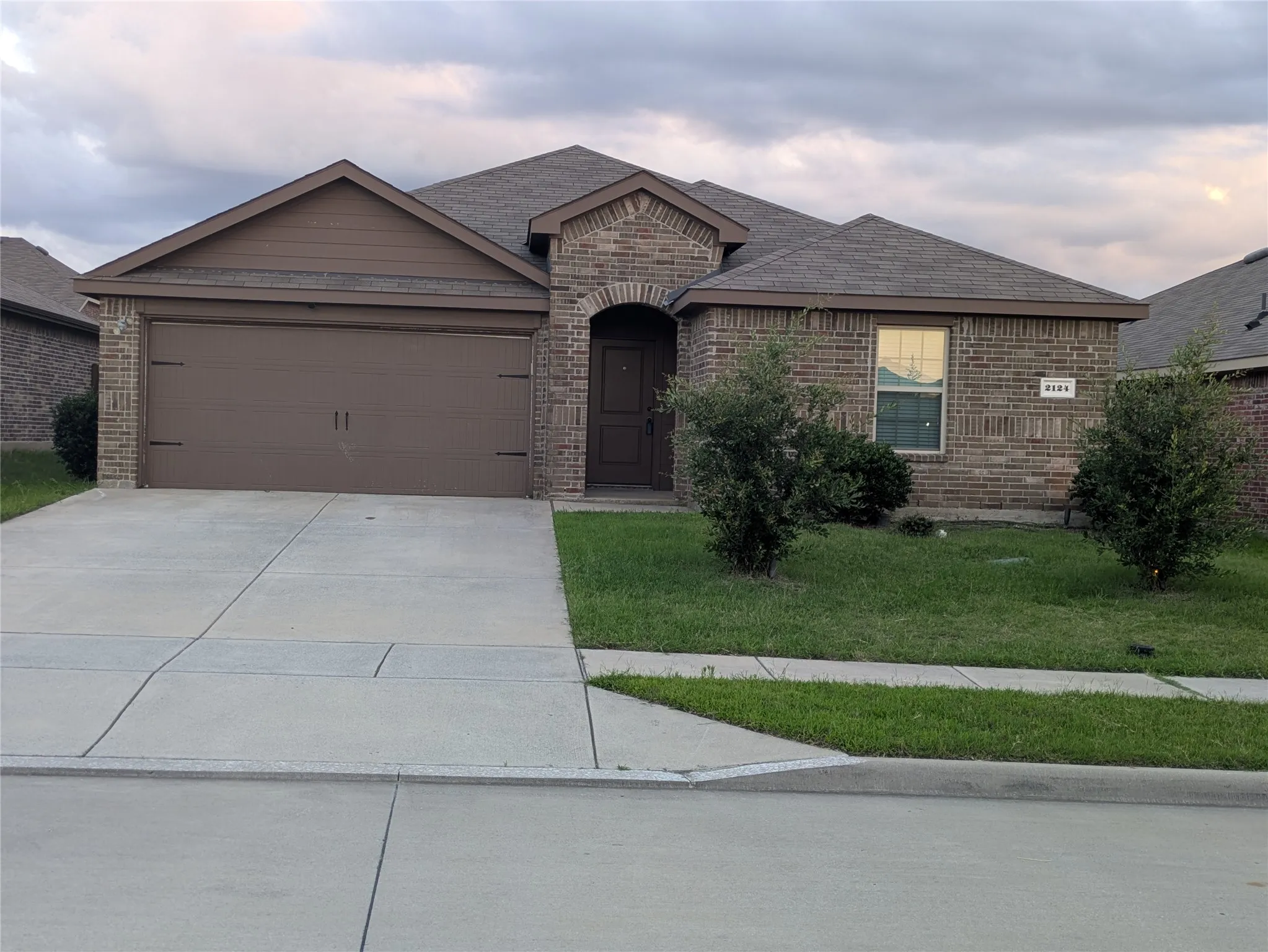 Single Family Residence For Rent in Hunt County , 2124 Tulipwood Drive, Royse City, Texas 75189, 4 Bedroom, 2 Bathroom, 2 Garage spaces, 1,703 Sqft, built in 2019, mls#21381635, Real Estate Agent in Royse City, Homes For Rent in Hunt county, Homes For Rent in Royse City, Realtor in Royse City Texas, Real Estate Brokerage Independent Realty Texas, Luminita Cordes Realtor