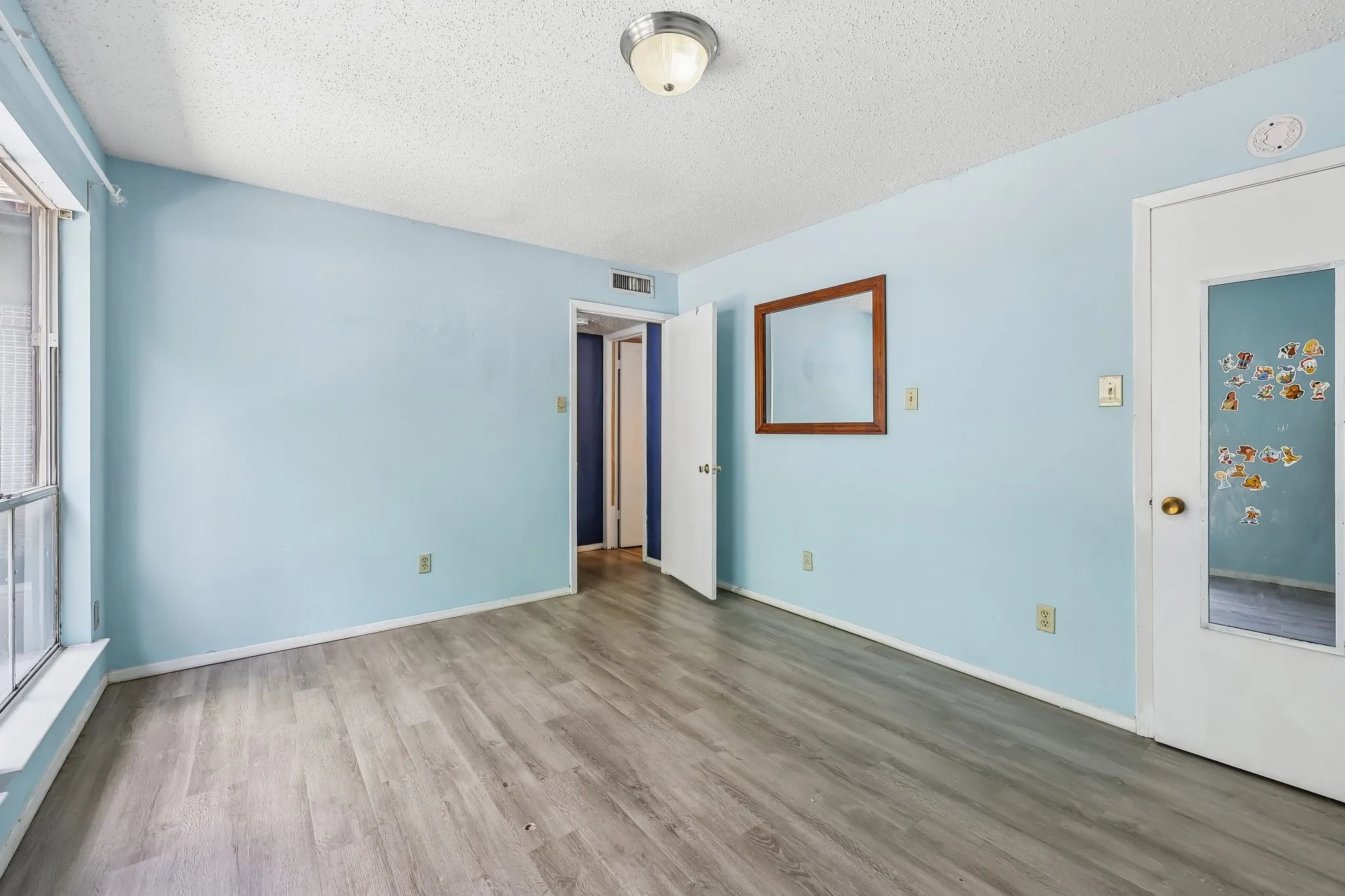 Condominium For Sale in Dallas County , 4628 Country Creek Drive 1205, Dallas, Texas 75236, 1 Bedroom, 1 Bathroom, Garage spaces, 714 Sqft, built in 1974, mls#21367624, Real Estate Agent in Dallas, Homes For Sale in Dallas county, Homes For Sale in Dallas, Realtor in Dallas Texas, Real Estate Brokerage Independent Realty Texas, Luminita Cordes Realtor