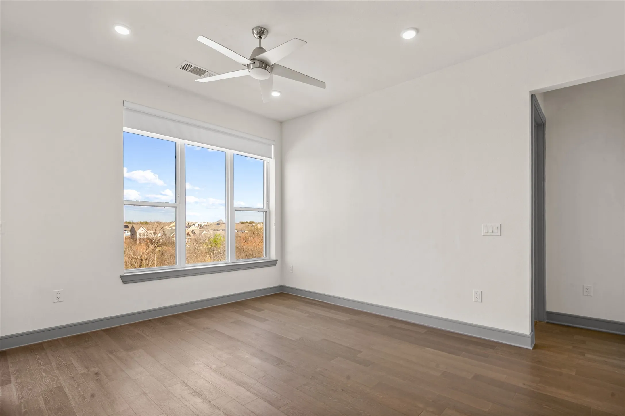 Condominium For Rent in Denton County , 2700 Old Denton Road 3318, Carrollton, Texas 75007, 2 Bedroom, 2 Bathroom, 2 Garage spaces, 1,025 Sqft, built in 2022, mls#21381644, Real Estate Agent in Carrollton, Homes For Rent in Denton county, Homes For Rent in Carrollton, Realtor in Carrollton Texas, Real Estate Brokerage Independent Realty Texas, Luminita Cordes Realtor