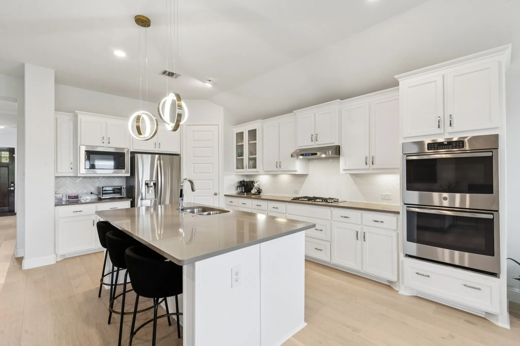 Single Family Residence For Sale in Collin County , 3009 Charles Drive, Wylie, Texas 75098, 4 Bedroom, 3 Bathroom, 3 Garage spaces, 2,498 Sqft, built in 2018, mls#21381334, Real Estate Agent in Wylie, Homes For Sale in Collin county, Homes For Sale in Wylie, Realtor in Wylie Texas, Real Estate Brokerage Independent Realty Texas, Luminita Cordes Realtor