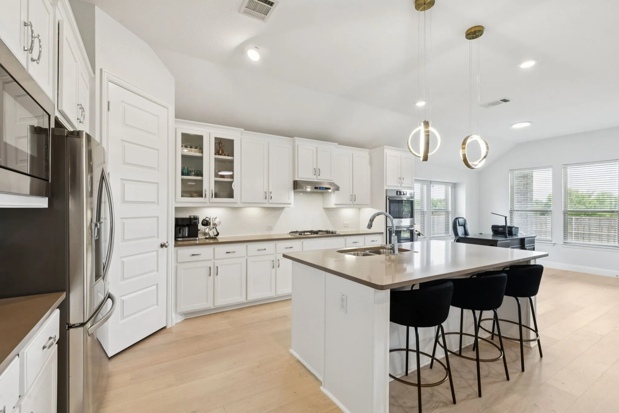 Single Family Residence For Sale in Collin County , 3009 Charles Drive, Wylie, Texas 75098, 4 Bedroom, 3 Bathroom, 3 Garage spaces, 2,498 Sqft, built in 2018, mls#21381334, Real Estate Agent in Wylie, Homes For Sale in Collin county, Homes For Sale in Wylie, Realtor in Wylie Texas, Real Estate Brokerage Independent Realty Texas, Luminita Cordes Realtor