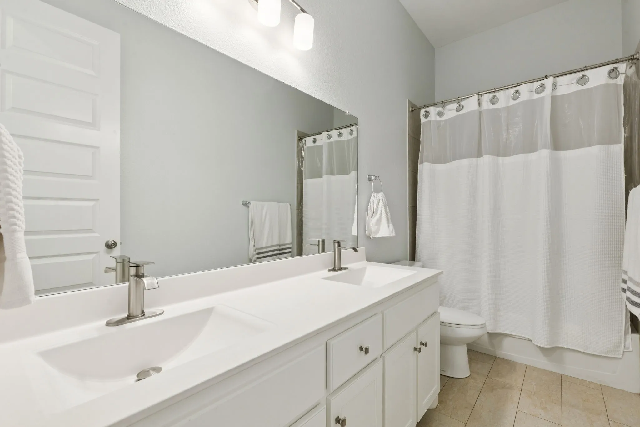 Single Family Residence For Sale in Collin County , 3009 Charles Drive, Wylie, Texas 75098, 4 Bedroom, 3 Bathroom, 3 Garage spaces, 2,498 Sqft, built in 2018, mls#21381334, Real Estate Agent in Wylie, Homes For Sale in Collin county, Homes For Sale in Wylie, Realtor in Wylie Texas, Real Estate Brokerage Independent Realty Texas, Luminita Cordes Realtor