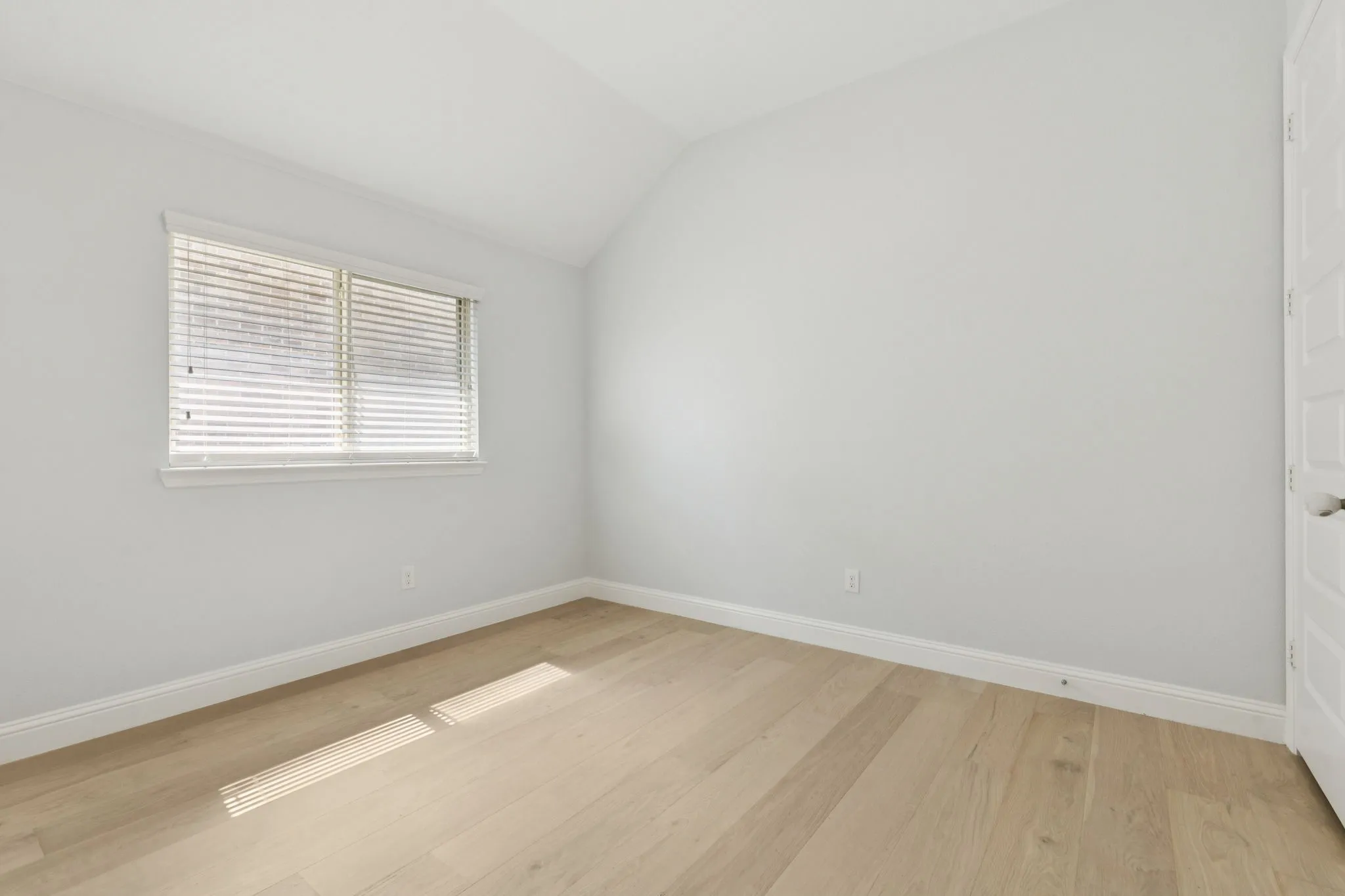 Single Family Residence For Sale in Collin County , 3009 Charles Drive, Wylie, Texas 75098, 4 Bedroom, 3 Bathroom, 3 Garage spaces, 2,498 Sqft, built in 2018, mls#21381334, Real Estate Agent in Wylie, Homes For Sale in Collin county, Homes For Sale in Wylie, Realtor in Wylie Texas, Real Estate Brokerage Independent Realty Texas, Luminita Cordes Realtor