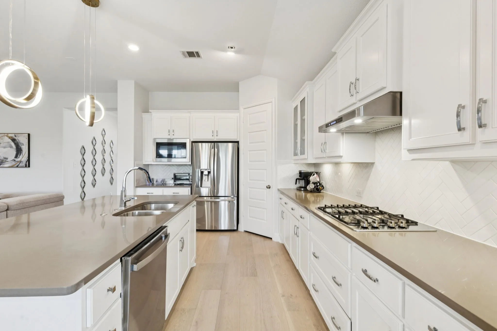 Single Family Residence For Sale in Collin County , 3009 Charles Drive, Wylie, Texas 75098, 4 Bedroom, 3 Bathroom, 3 Garage spaces, 2,498 Sqft, built in 2018, mls#21381334, Real Estate Agent in Wylie, Homes For Sale in Collin county, Homes For Sale in Wylie, Realtor in Wylie Texas, Real Estate Brokerage Independent Realty Texas, Luminita Cordes Realtor