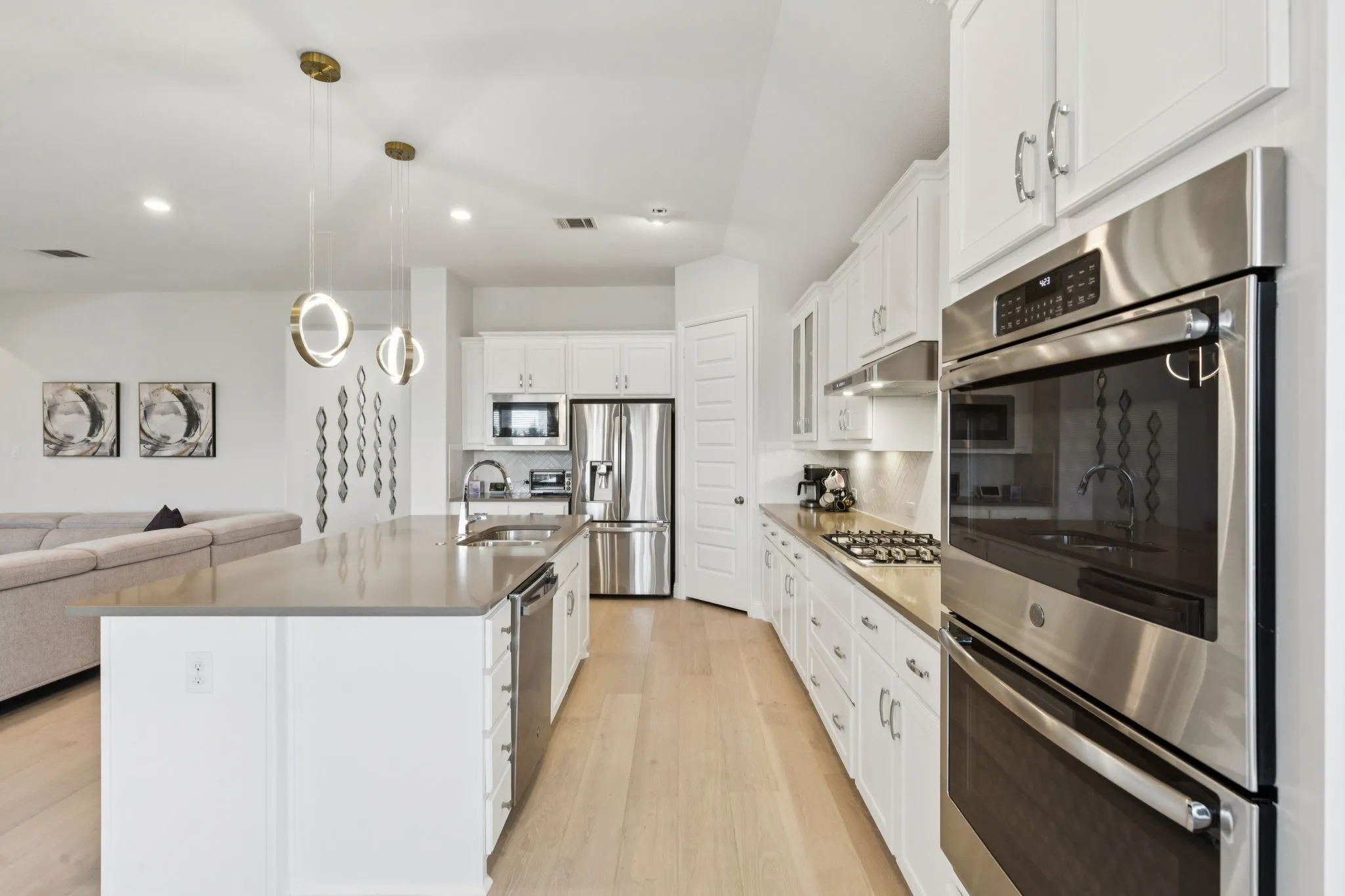 Single Family Residence For Sale in Collin County , 3009 Charles Drive, Wylie, Texas 75098, 4 Bedroom, 3 Bathroom, 3 Garage spaces, 2,498 Sqft, built in 2018, mls#21381334, Real Estate Agent in Wylie, Homes For Sale in Collin county, Homes For Sale in Wylie, Realtor in Wylie Texas, Real Estate Brokerage Independent Realty Texas, Luminita Cordes Realtor
