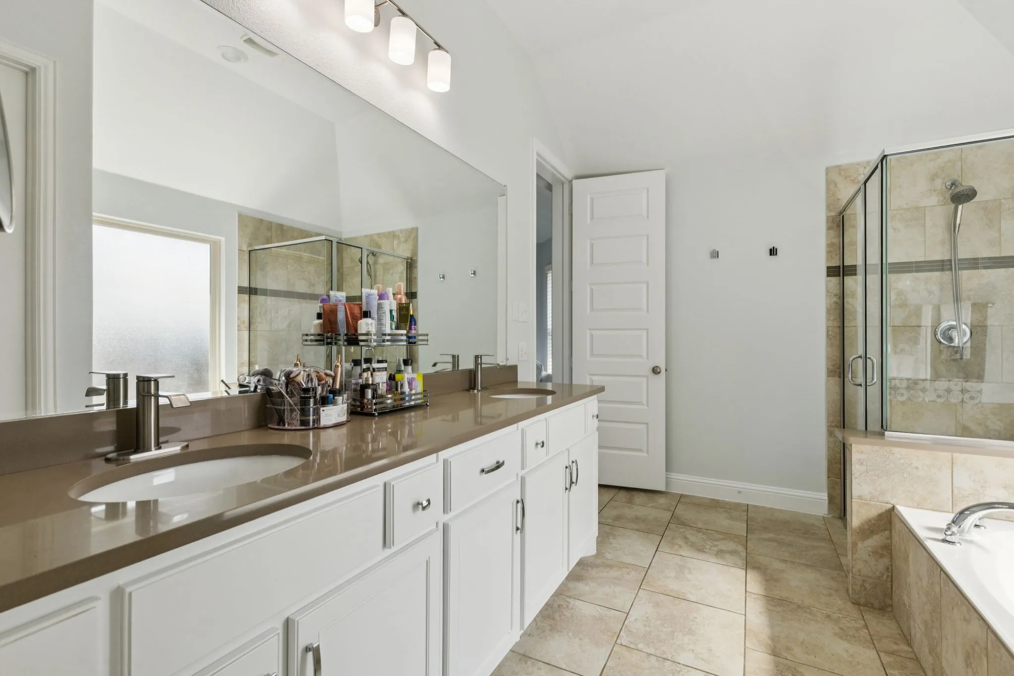 Single Family Residence For Sale in Collin County , 3009 Charles Drive, Wylie, Texas 75098, 4 Bedroom, 3 Bathroom, 3 Garage spaces, 2,498 Sqft, built in 2018, mls#21381334, Real Estate Agent in Wylie, Homes For Sale in Collin county, Homes For Sale in Wylie, Realtor in Wylie Texas, Real Estate Brokerage Independent Realty Texas, Luminita Cordes Realtor