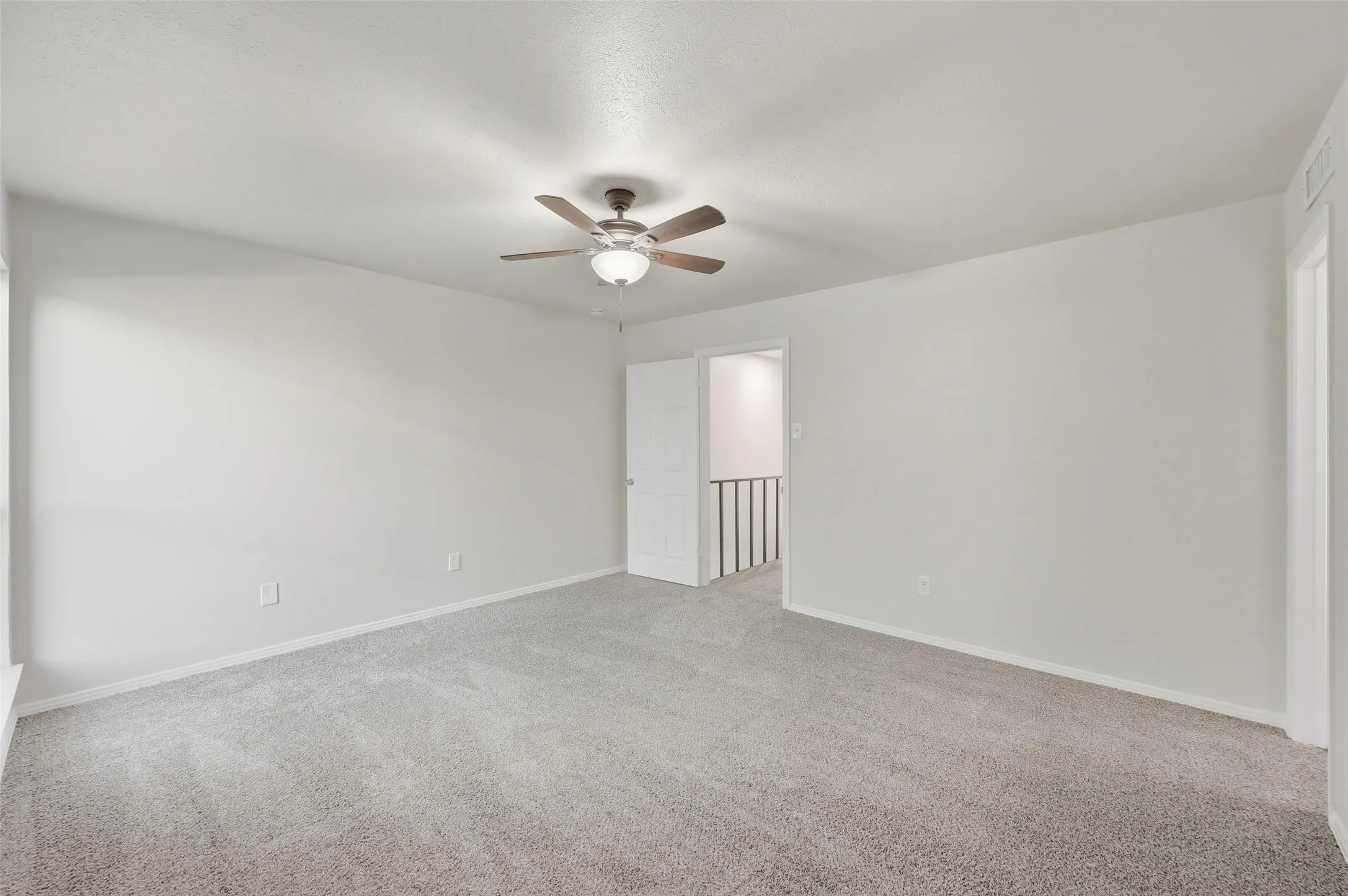 Condominium For Sale in Dallas County , 2702 Douglas Avenue 121, Dallas, Texas 75219, 2 Bedroom, 2 Bathroom, Garage spaces, 969 Sqft, built in 1966, mls#21381636, Real Estate Agent in Dallas, Homes For Sale in Dallas county, Homes For Sale in Dallas, Realtor in Dallas Texas, Real Estate Brokerage Independent Realty Texas, Luminita Cordes Realtor