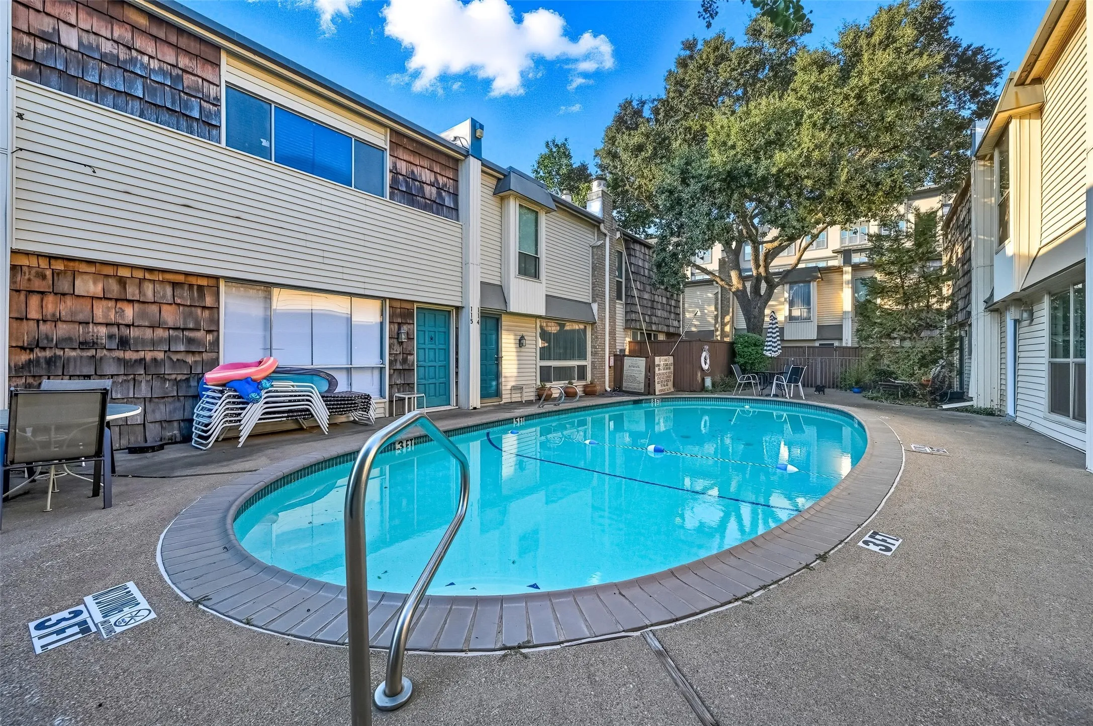 Condominium For Sale in Dallas County , 2702 Douglas Avenue 121, Dallas, Texas 75219, 2 Bedroom, 2 Bathroom, Garage spaces, 969 Sqft, built in 1966, mls#21381636, Real Estate Agent in Dallas, Homes For Sale in Dallas county, Homes For Sale in Dallas, Realtor in Dallas Texas, Real Estate Brokerage Independent Realty Texas, Luminita Cordes Realtor