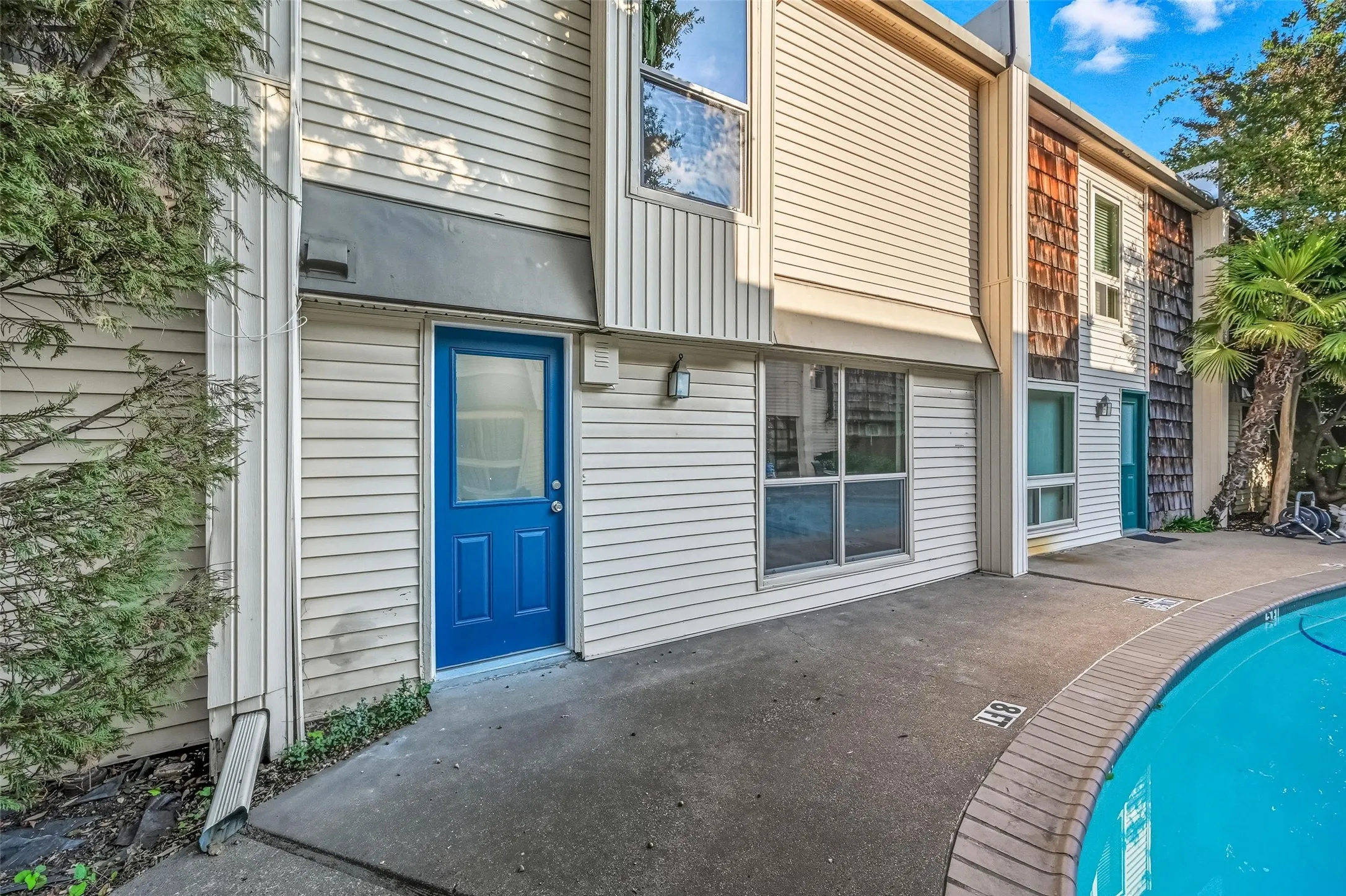 Condominium For Sale in Dallas County , 2702 Douglas Avenue 121, Dallas, Texas 75219, 2 Bedroom, 2 Bathroom, Garage spaces, 969 Sqft, built in 1966, mls#21381636, Real Estate Agent in Dallas, Homes For Sale in Dallas county, Homes For Sale in Dallas, Realtor in Dallas Texas, Real Estate Brokerage Independent Realty Texas, Luminita Cordes Realtor
