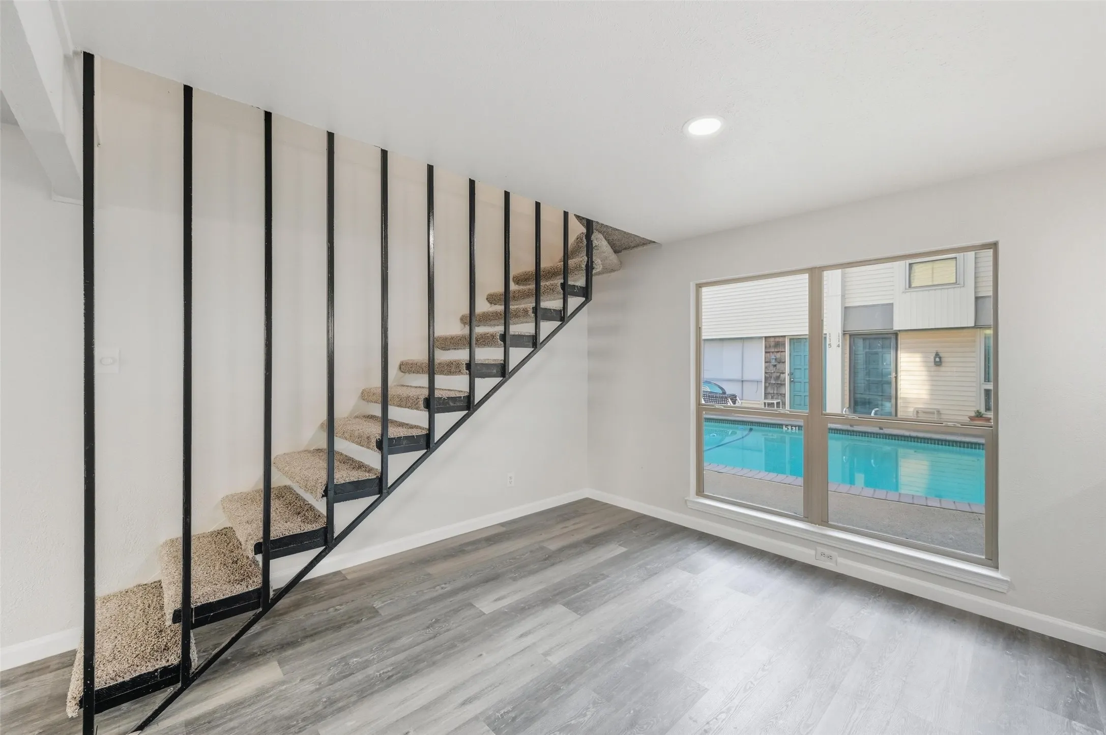 Condominium For Sale in Dallas County , 2702 Douglas Avenue 121, Dallas, Texas 75219, 2 Bedroom, 2 Bathroom, Garage spaces, 969 Sqft, built in 1966, mls#21381636, Real Estate Agent in Dallas, Homes For Sale in Dallas county, Homes For Sale in Dallas, Realtor in Dallas Texas, Real Estate Brokerage Independent Realty Texas, Luminita Cordes Realtor