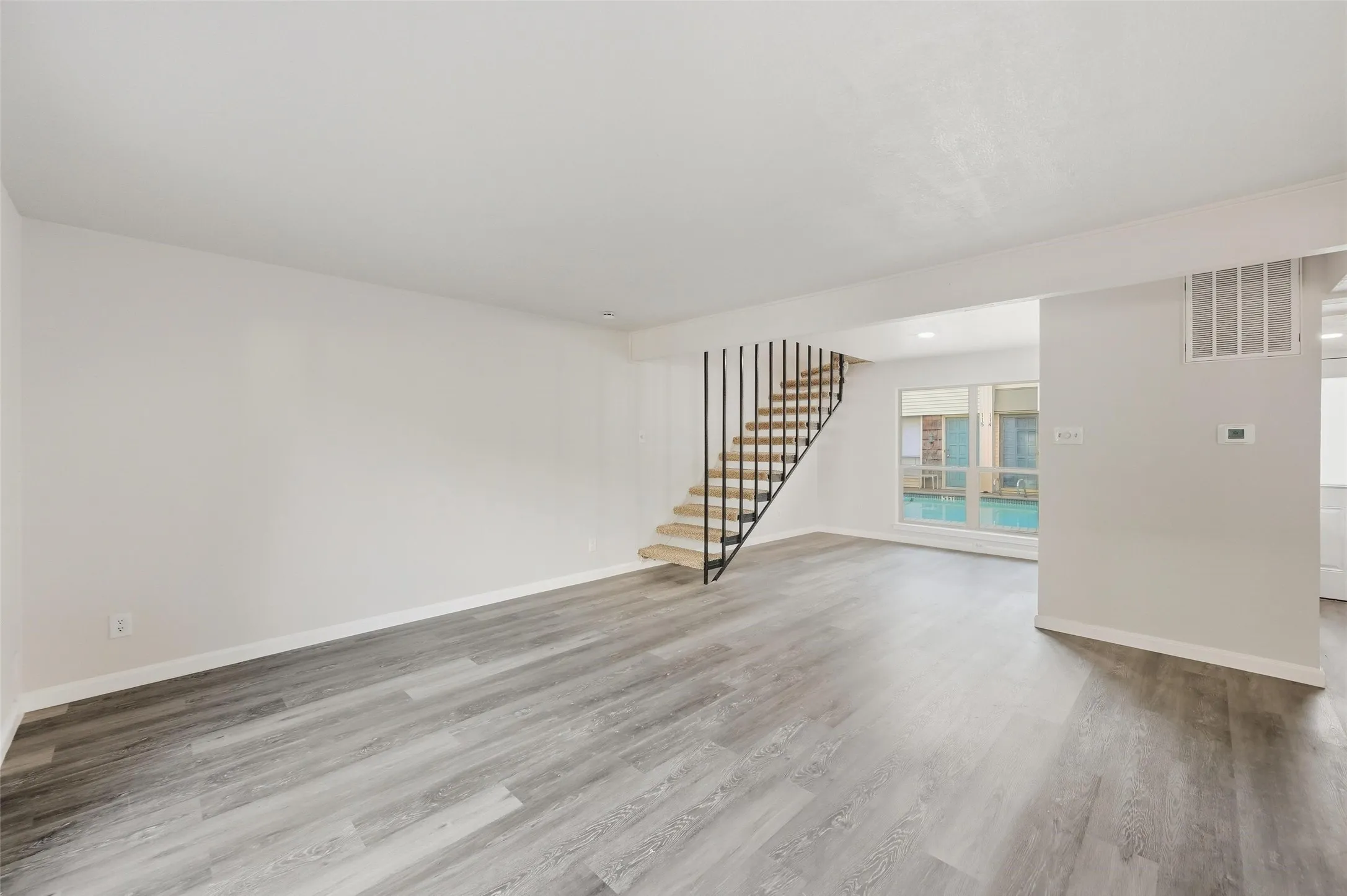 Condominium For Sale in Dallas County , 2702 Douglas Avenue 121, Dallas, Texas 75219, 2 Bedroom, 2 Bathroom, Garage spaces, 969 Sqft, built in 1966, mls#21381636, Real Estate Agent in Dallas, Homes For Sale in Dallas county, Homes For Sale in Dallas, Realtor in Dallas Texas, Real Estate Brokerage Independent Realty Texas, Luminita Cordes Realtor