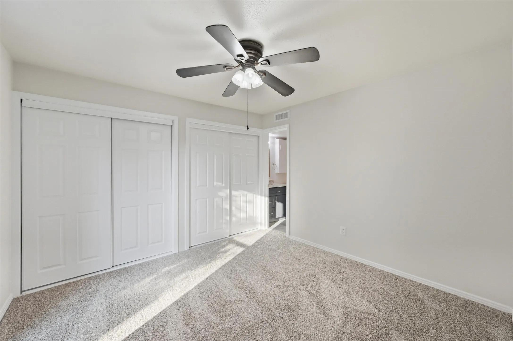 Condominium For Sale in Dallas County , 2702 Douglas Avenue 121, Dallas, Texas 75219, 2 Bedroom, 2 Bathroom, Garage spaces, 969 Sqft, built in 1966, mls#21381636, Real Estate Agent in Dallas, Homes For Sale in Dallas county, Homes For Sale in Dallas, Realtor in Dallas Texas, Real Estate Brokerage Independent Realty Texas, Luminita Cordes Realtor