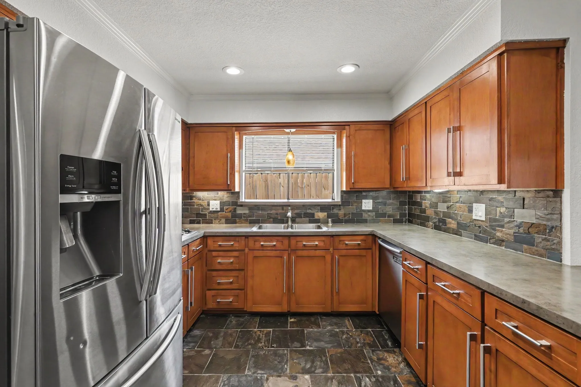 Single Family Residence For Sale in Dallas County , 13126 Fall Manor Drive, Dallas, Texas 75243, 3 Bedroom, 3 Bathroom, 2 Garage spaces, 2,468 Sqft, built in 1979, mls#21380379, Real Estate Agent in Dallas, Homes For Sale in Dallas county, Homes For Sale in Dallas, Realtor in Dallas Texas, Real Estate Brokerage Independent Realty Texas, Luminita Cordes Realtor