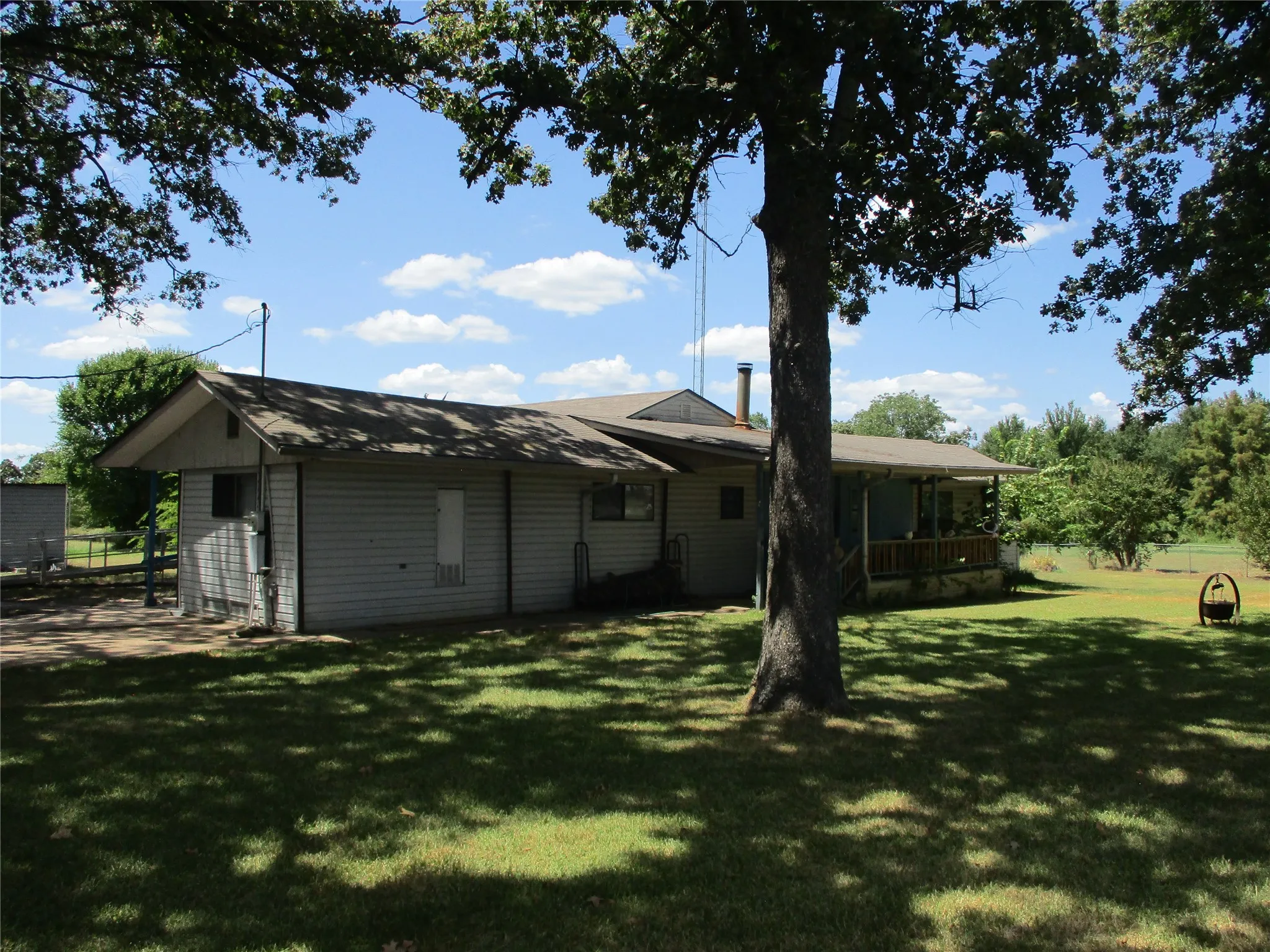 Manufactured Home For Sale in Rains County , 2381 FM 515, Emory, Texas 75440, 2 Bedroom, 2 Bathroom, Garage spaces, 1,662 Sqft, built in 1972, mls#21381653, Real Estate Agent in Emory, Homes For Sale in Rains county, Homes For Sale in Emory, Realtor in Emory Texas, Real Estate Brokerage Independent Realty Texas, Luminita Cordes Realtor