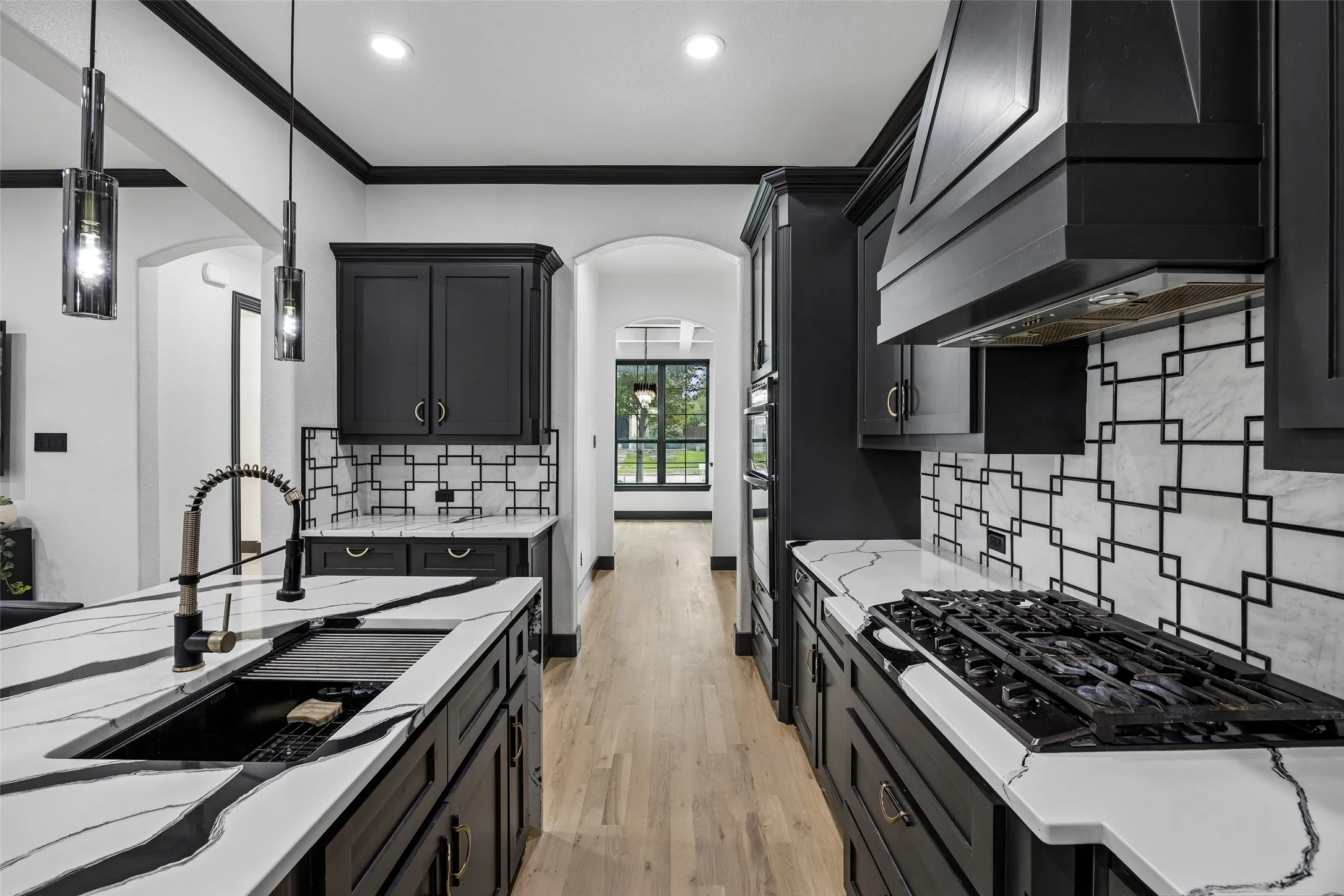 Single Family Residence For Sale in Dallas County , 3611 Crosby Street, Irving, Texas 75038, 3 Bedroom, 4 Bathroom, 2 Garage spaces, 2,784 Sqft, built in 2016, mls#21380682, Real Estate Agent in Irving, Homes For Sale in Dallas county, Homes For Sale in Irving, Realtor in Irving Texas, Real Estate Brokerage Independent Realty Texas, Luminita Cordes Realtor