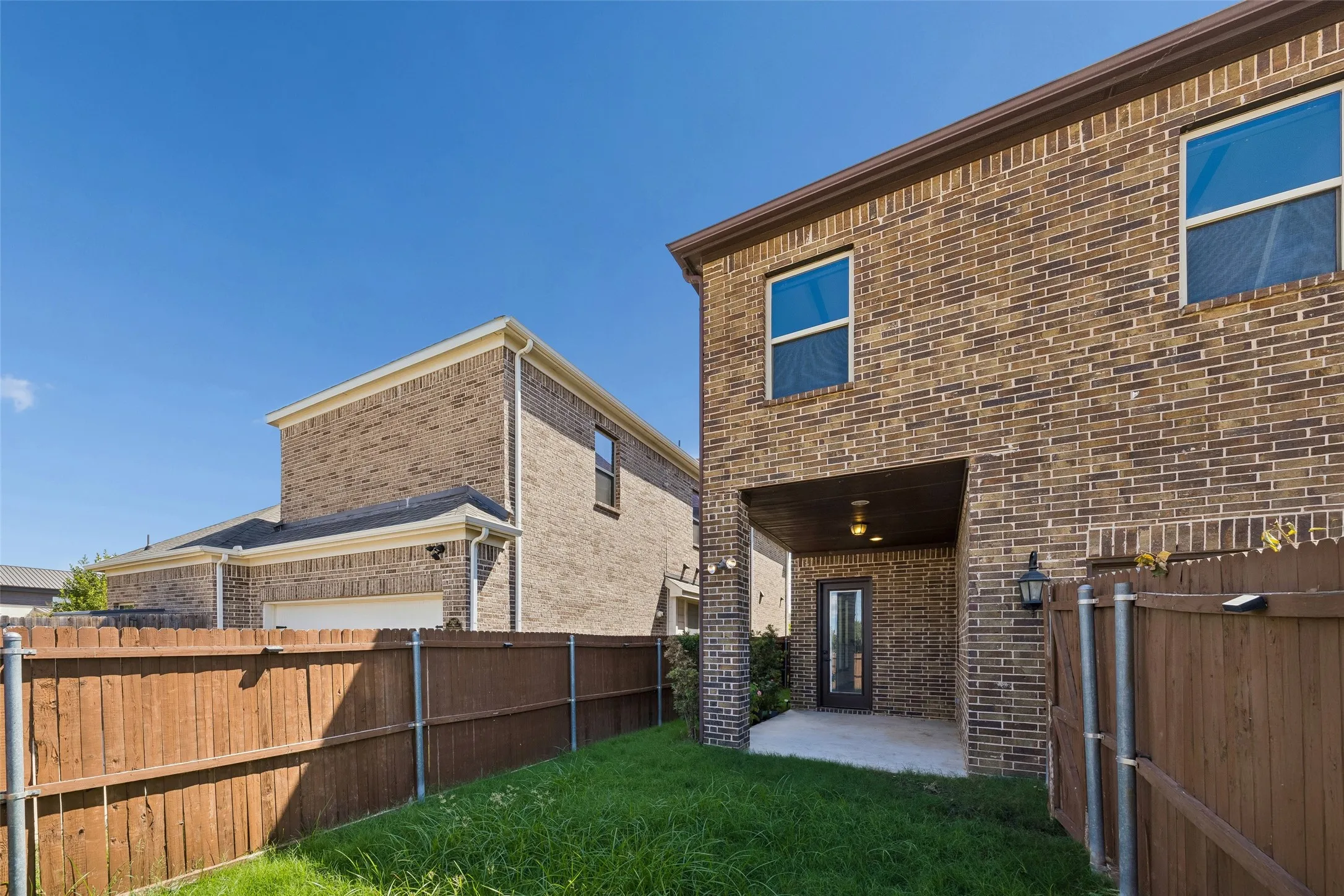 Single Family Residence For Sale in Dallas County , 3611 Crosby Street, Irving, Texas 75038, 3 Bedroom, 4 Bathroom, 2 Garage spaces, 2,784 Sqft, built in 2016, mls#21380682, Real Estate Agent in Irving, Homes For Sale in Dallas county, Homes For Sale in Irving, Realtor in Irving Texas, Real Estate Brokerage Independent Realty Texas, Luminita Cordes Realtor
