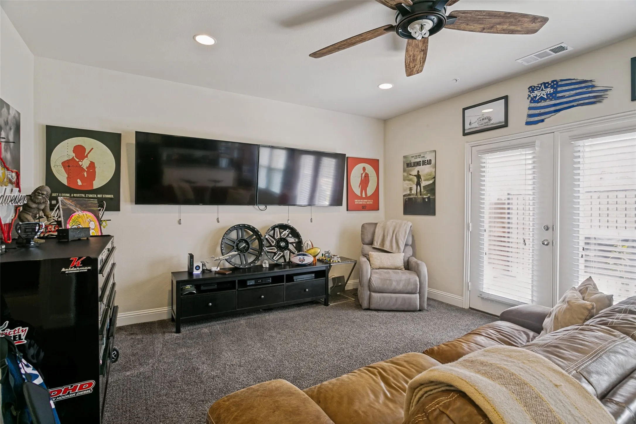 Townhouse For Sale in Denton County , 2662 Sherwood Drive, Lewisville, Texas 75067, 4 Bedroom, 3 Bathroom, 2 Garage spaces, 2,753 Sqft, built in 2015, mls#21371149, Real Estate Agent in Lewisville, Homes For Sale in Denton county, Homes For Sale in Lewisville, Realtor in Lewisville Texas, Real Estate Brokerage Independent Realty Texas, Luminita Cordes Realtor