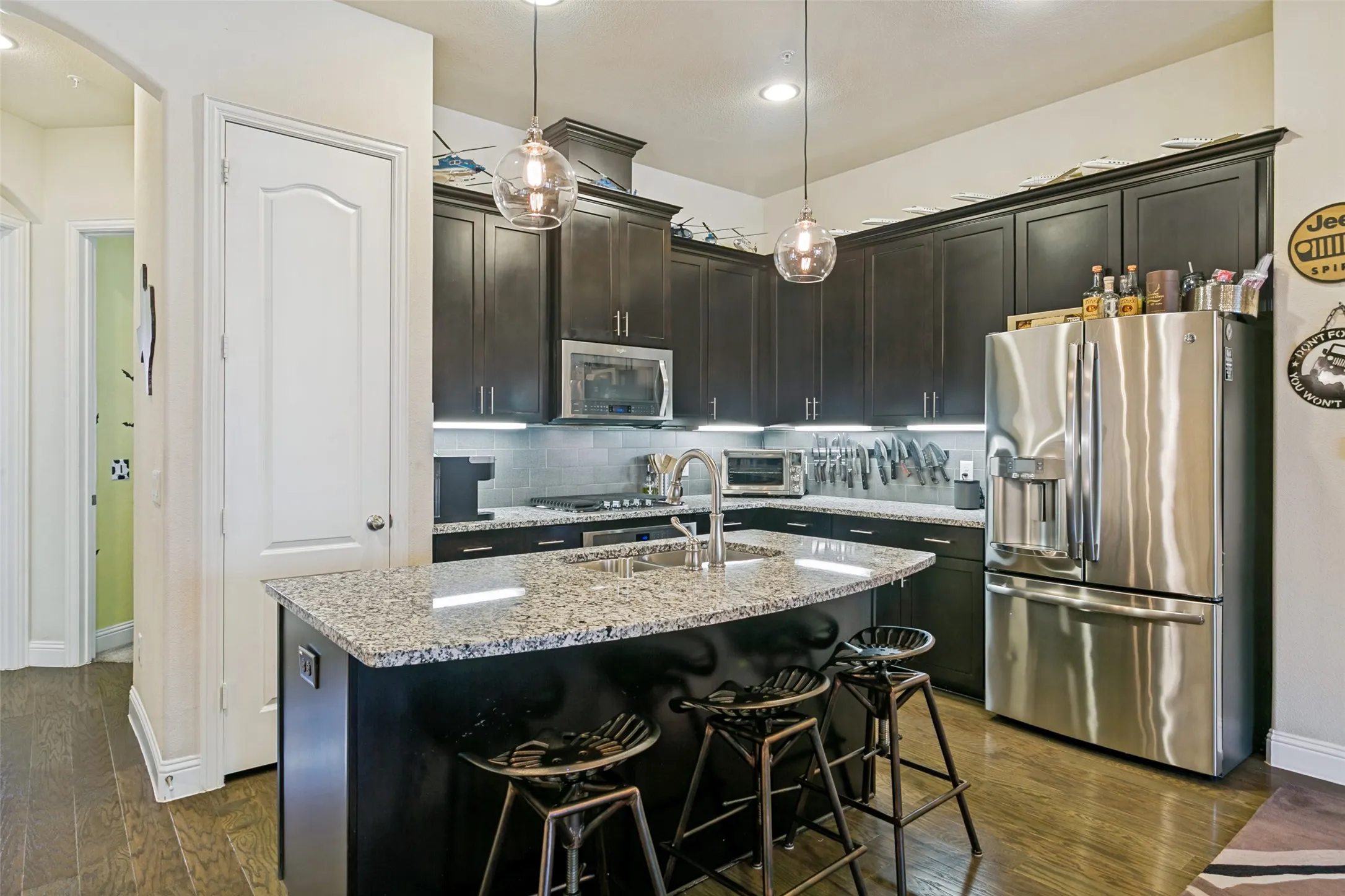 Townhouse For Sale in Denton County , 2662 Sherwood Drive, Lewisville, Texas 75067, 4 Bedroom, 3 Bathroom, 2 Garage spaces, 2,753 Sqft, built in 2015, mls#21371149, Real Estate Agent in Lewisville, Homes For Sale in Denton county, Homes For Sale in Lewisville, Realtor in Lewisville Texas, Real Estate Brokerage Independent Realty Texas, Luminita Cordes Realtor