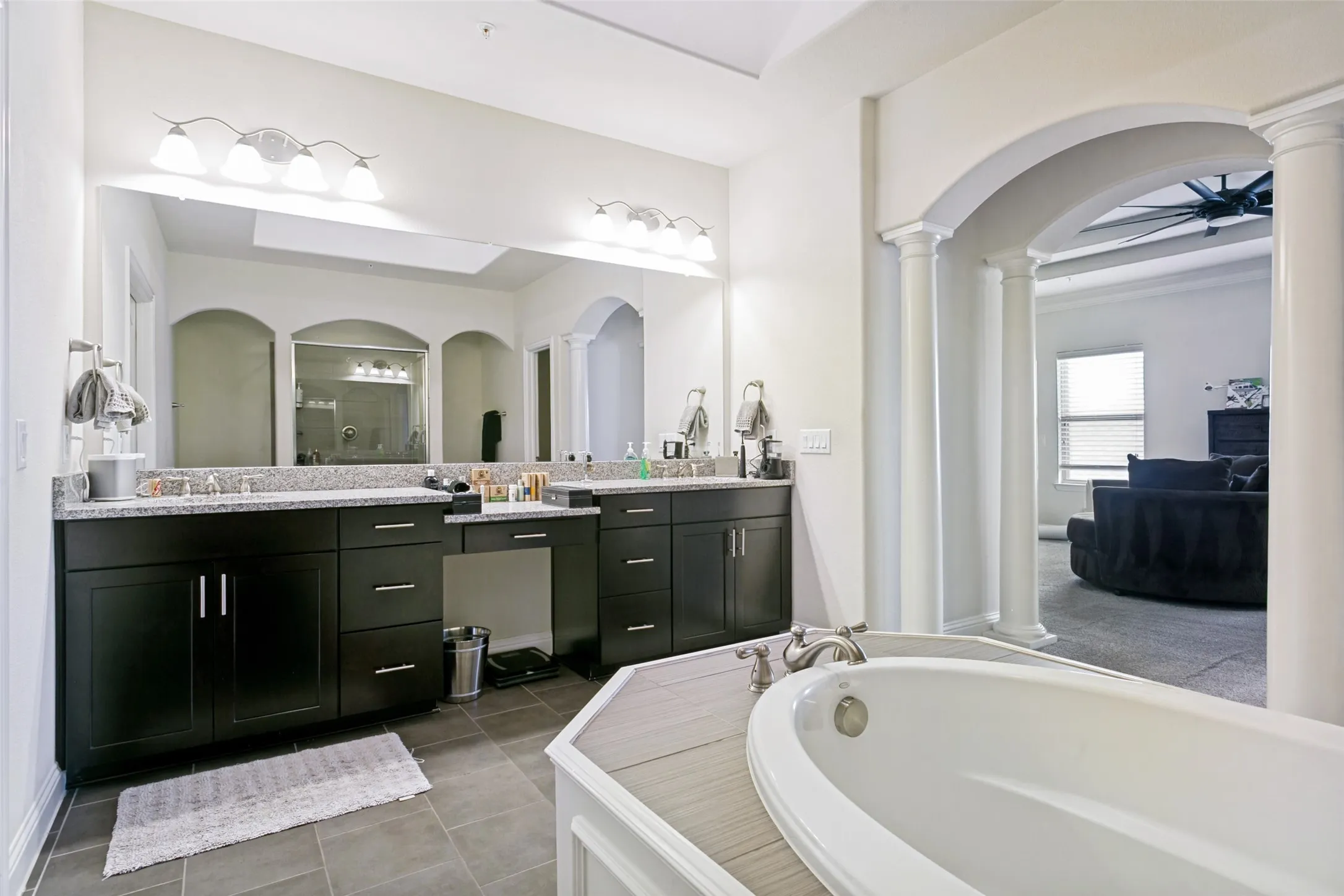 Townhouse For Sale in Denton County , 2662 Sherwood Drive, Lewisville, Texas 75067, 4 Bedroom, 3 Bathroom, 2 Garage spaces, 2,753 Sqft, built in 2015, mls#21371149, Real Estate Agent in Lewisville, Homes For Sale in Denton county, Homes For Sale in Lewisville, Realtor in Lewisville Texas, Real Estate Brokerage Independent Realty Texas, Luminita Cordes Realtor