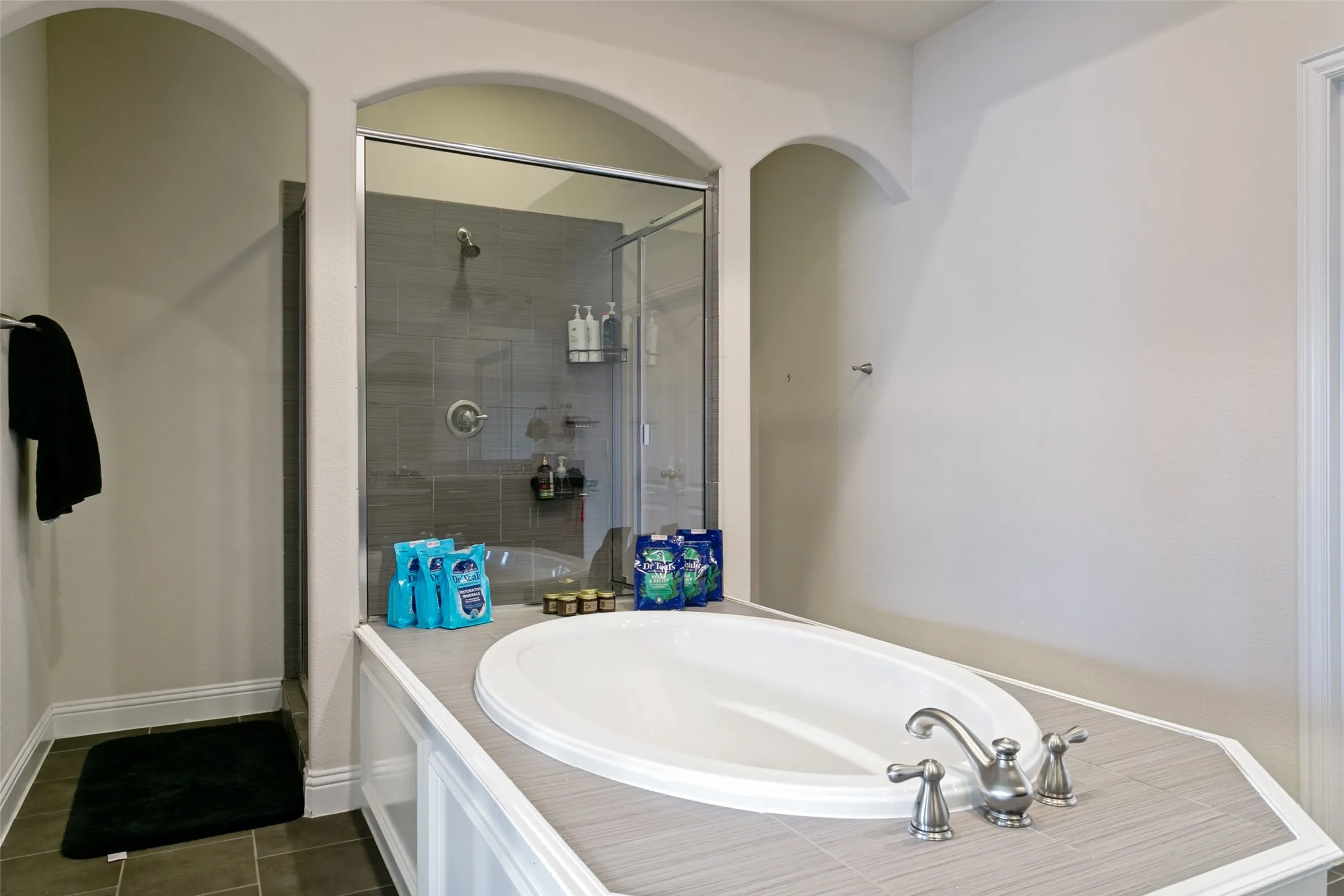Townhouse For Sale in Denton County , 2662 Sherwood Drive, Lewisville, Texas 75067, 4 Bedroom, 3 Bathroom, 2 Garage spaces, 2,753 Sqft, built in 2015, mls#21371149, Real Estate Agent in Lewisville, Homes For Sale in Denton county, Homes For Sale in Lewisville, Realtor in Lewisville Texas, Real Estate Brokerage Independent Realty Texas, Luminita Cordes Realtor