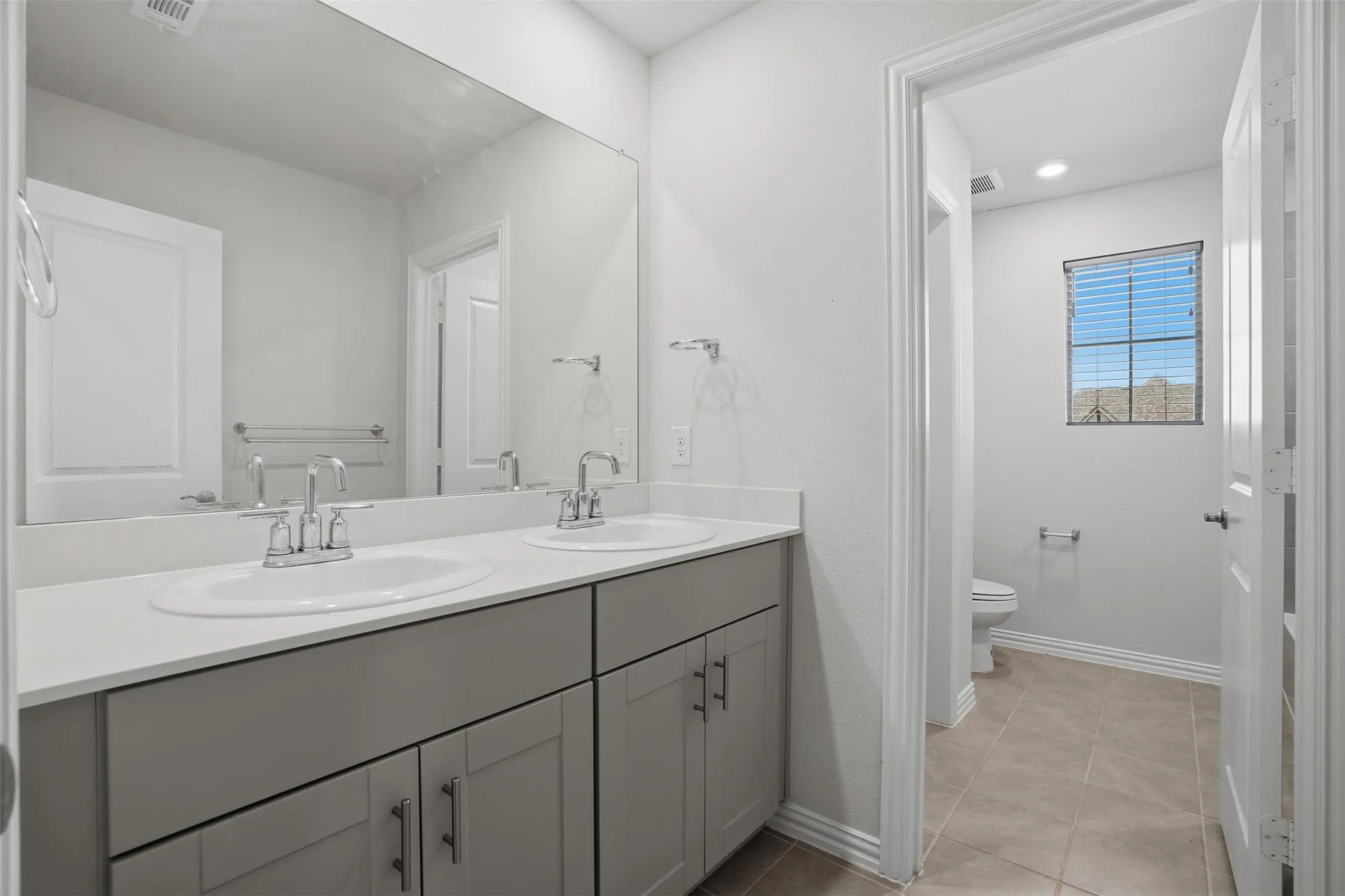 Single Family Residence For Rent in Hunt County , 3253 Cumby Drive, Royse City, Texas 75189, 5 Bedroom, 3 Bathroom, 2 Garage spaces, 3,047 Sqft, built in 2021, mls#21381580, Real Estate Agent in Royse City, Homes For Rent in Hunt county, Homes For Rent in Royse City, Realtor in Royse City Texas, Real Estate Brokerage Independent Realty Texas, Luminita Cordes Realtor