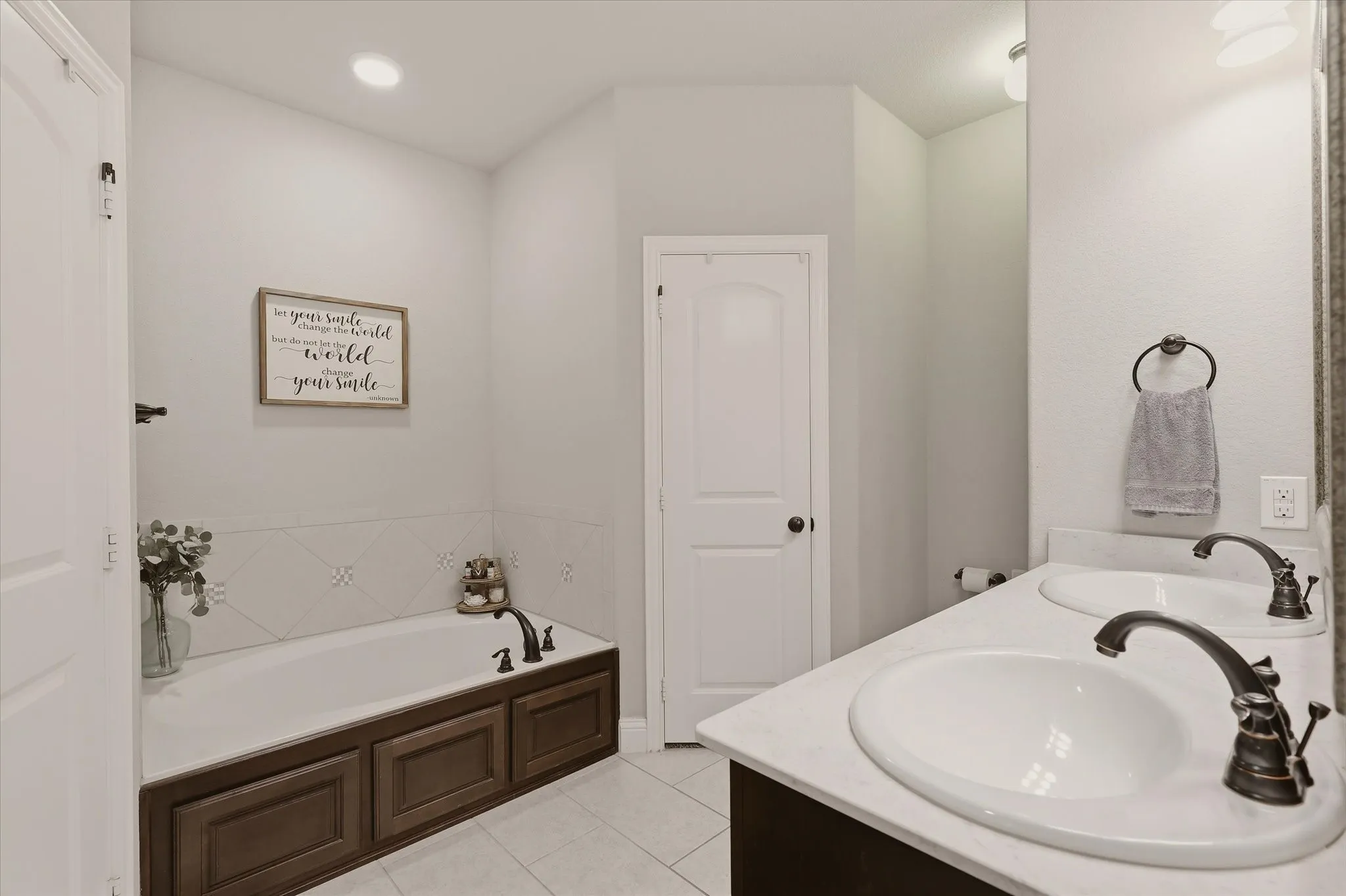 Single Family Residence For Sale in Collin County , 2918 Winchester Avenue, Melissa, Texas 75454, 3 Bedroom, 2 Bathroom, 2 Garage spaces, 1,878 Sqft, built in 2017, mls#21381095, Real Estate Agent in Melissa, Homes For Sale in Collin county, Homes For Sale in Melissa, Realtor in Melissa Texas, Real Estate Brokerage Independent Realty Texas, Luminita Cordes Realtor