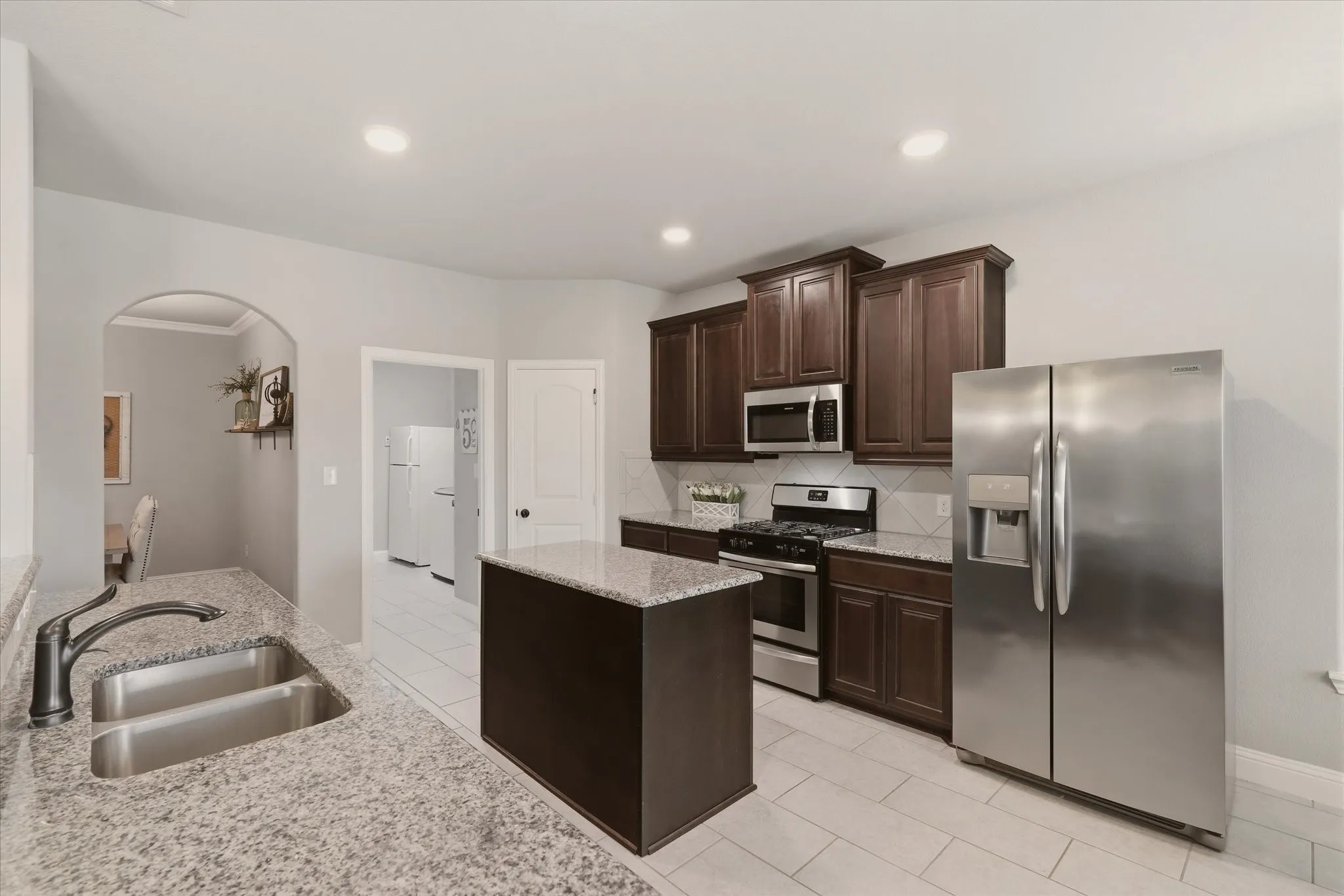 Single Family Residence For Sale in Collin County , 2918 Winchester Avenue, Melissa, Texas 75454, 3 Bedroom, 2 Bathroom, 2 Garage spaces, 1,878 Sqft, built in 2017, mls#21381095, Real Estate Agent in Melissa, Homes For Sale in Collin county, Homes For Sale in Melissa, Realtor in Melissa Texas, Real Estate Brokerage Independent Realty Texas, Luminita Cordes Realtor