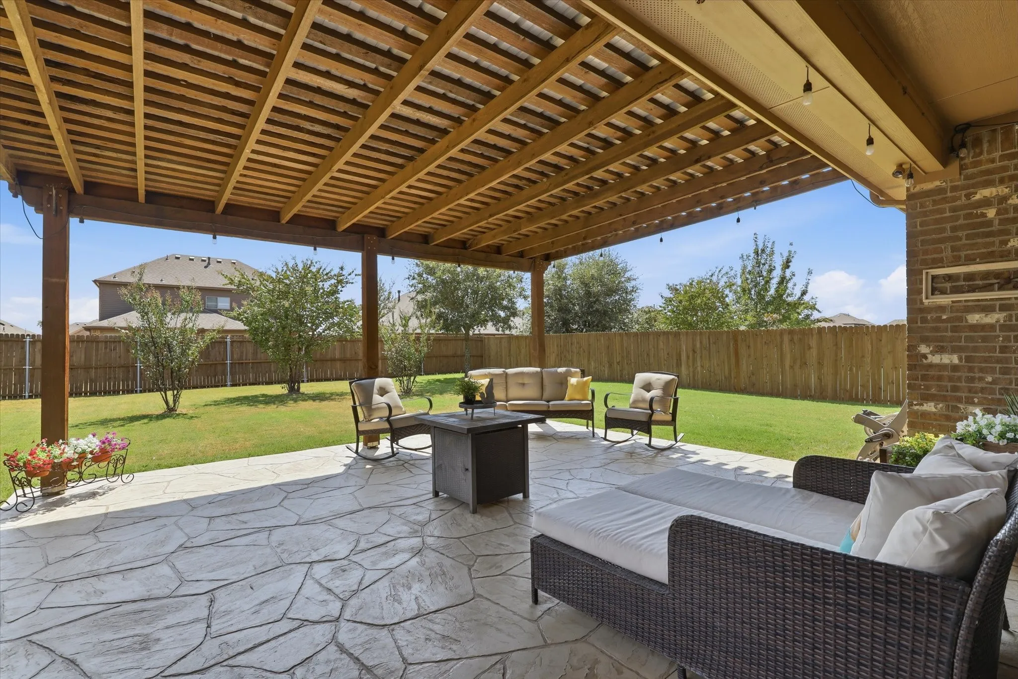 Single Family Residence For Sale in Collin County , 2918 Winchester Avenue, Melissa, Texas 75454, 3 Bedroom, 2 Bathroom, 2 Garage spaces, 1,878 Sqft, built in 2017, mls#21381095, Real Estate Agent in Melissa, Homes For Sale in Collin county, Homes For Sale in Melissa, Realtor in Melissa Texas, Real Estate Brokerage Independent Realty Texas, Luminita Cordes Realtor