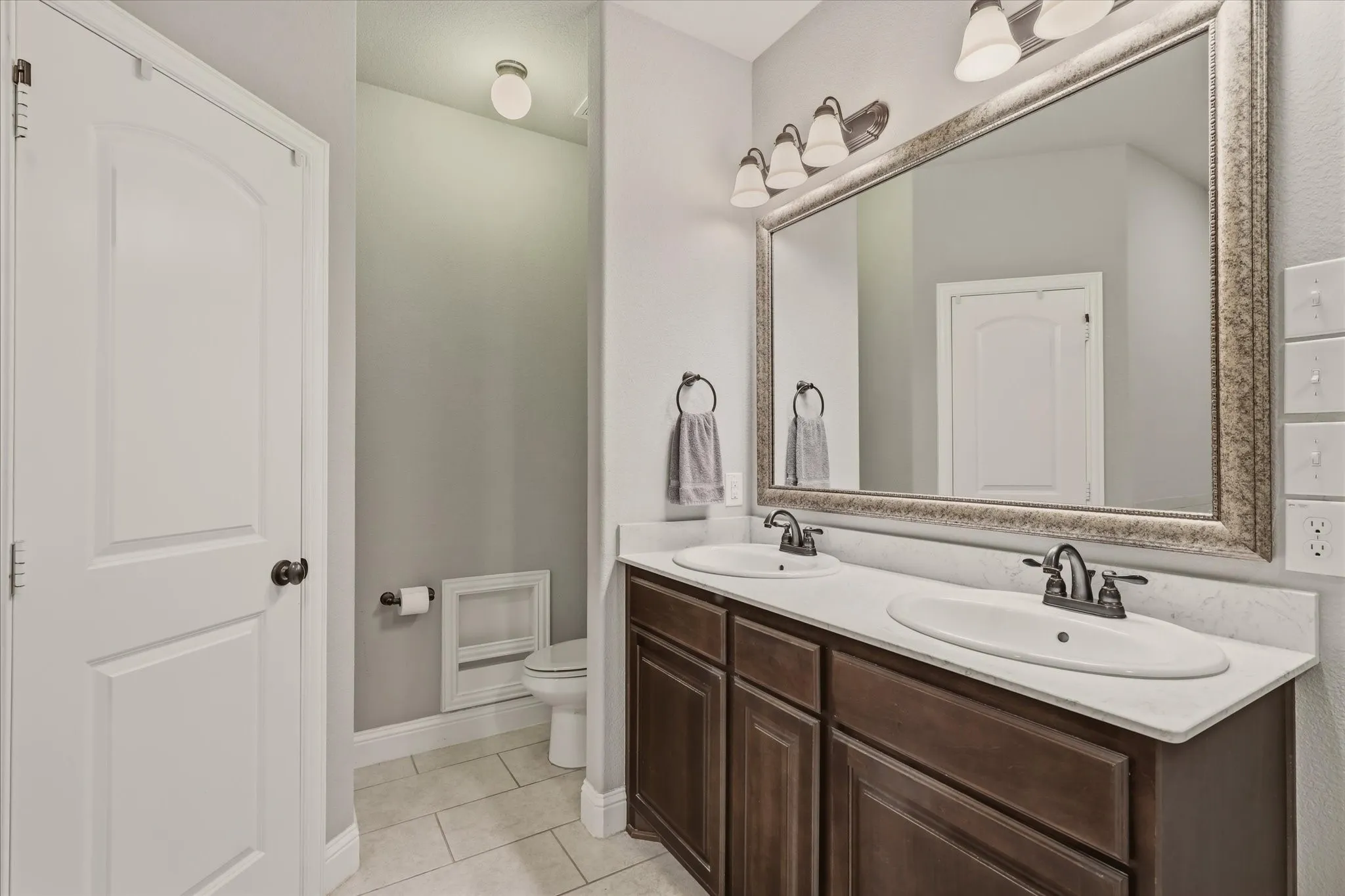 Single Family Residence For Sale in Collin County , 2918 Winchester Avenue, Melissa, Texas 75454, 3 Bedroom, 2 Bathroom, 2 Garage spaces, 1,878 Sqft, built in 2017, mls#21381095, Real Estate Agent in Melissa, Homes For Sale in Collin county, Homes For Sale in Melissa, Realtor in Melissa Texas, Real Estate Brokerage Independent Realty Texas, Luminita Cordes Realtor